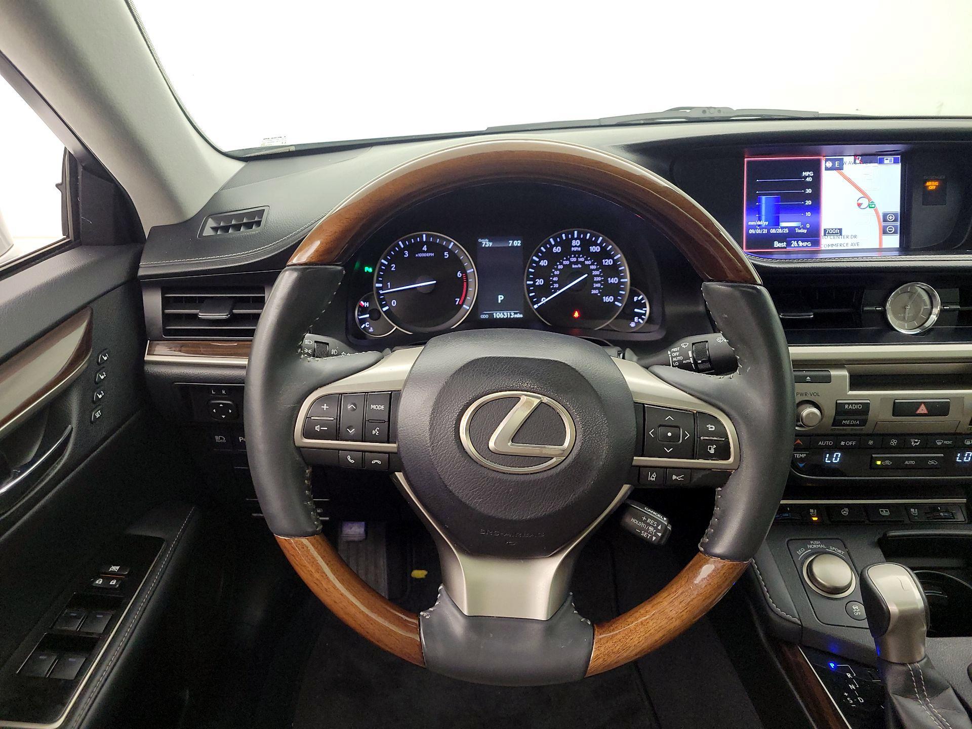 Thumbnail: 2016 Lexus ES - 10