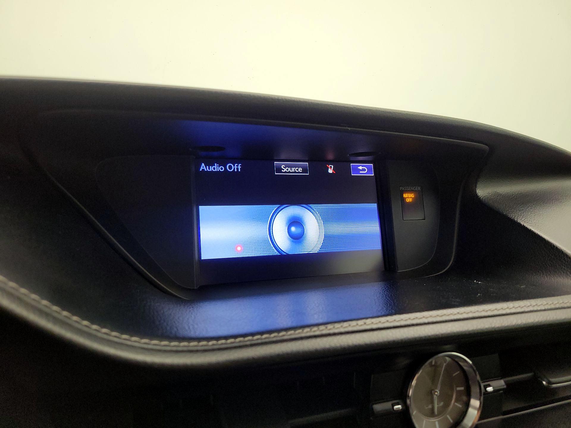 Thumbnail: 2016 Lexus ES - 16