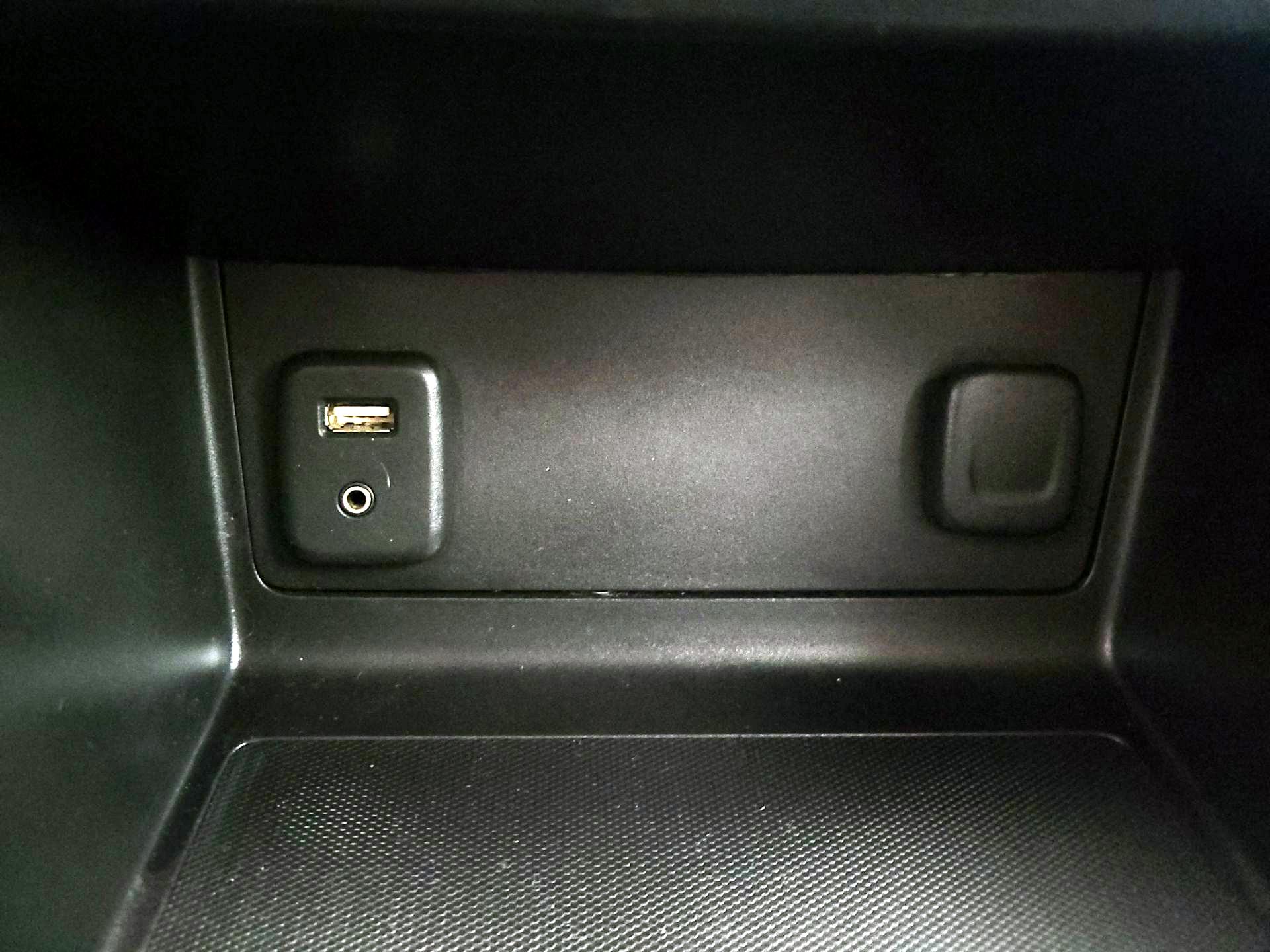 Thumbnail: 2015 GMC Canyon - 18