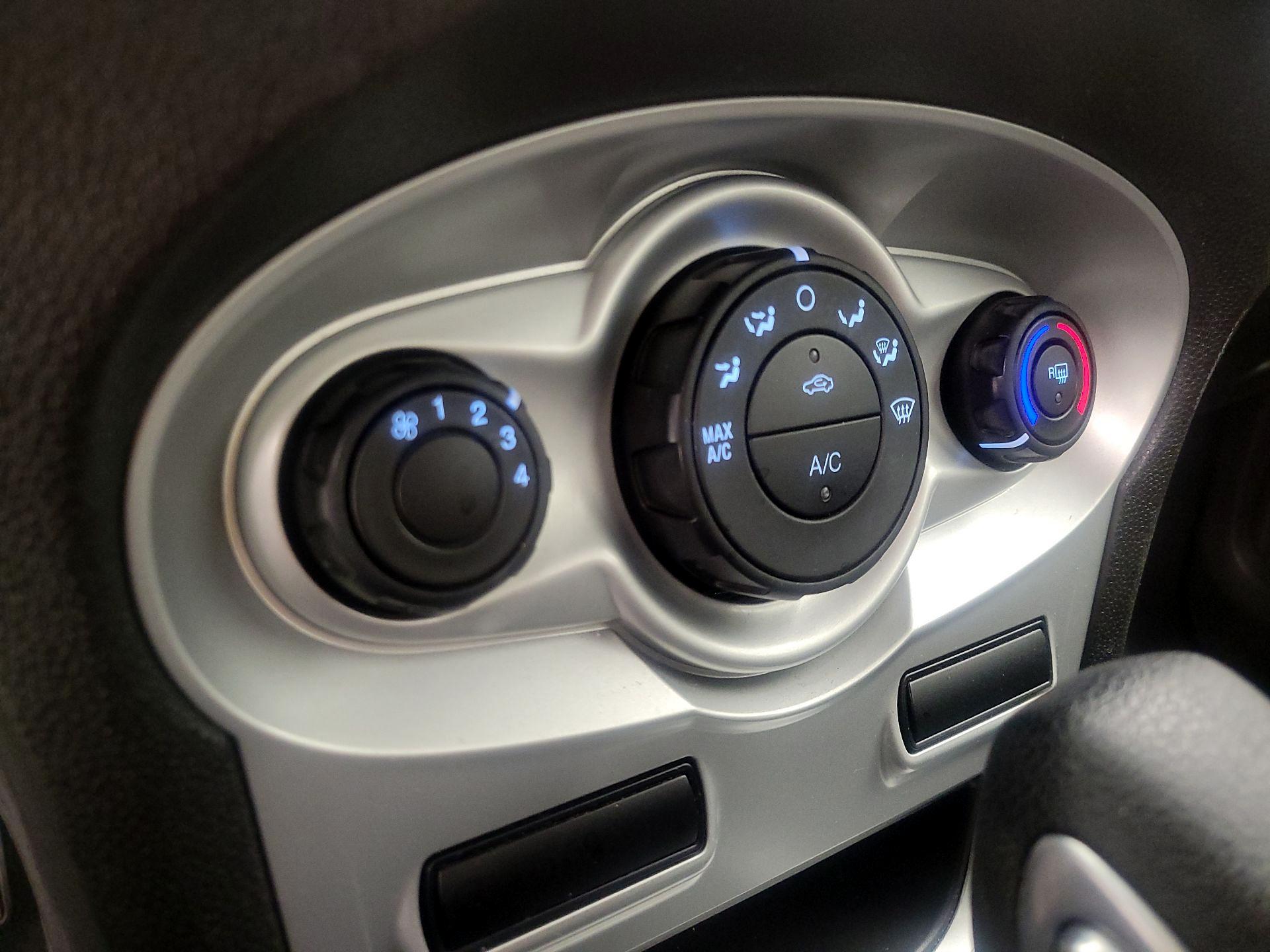Thumbnail: 2019 Ford Fiesta - 16