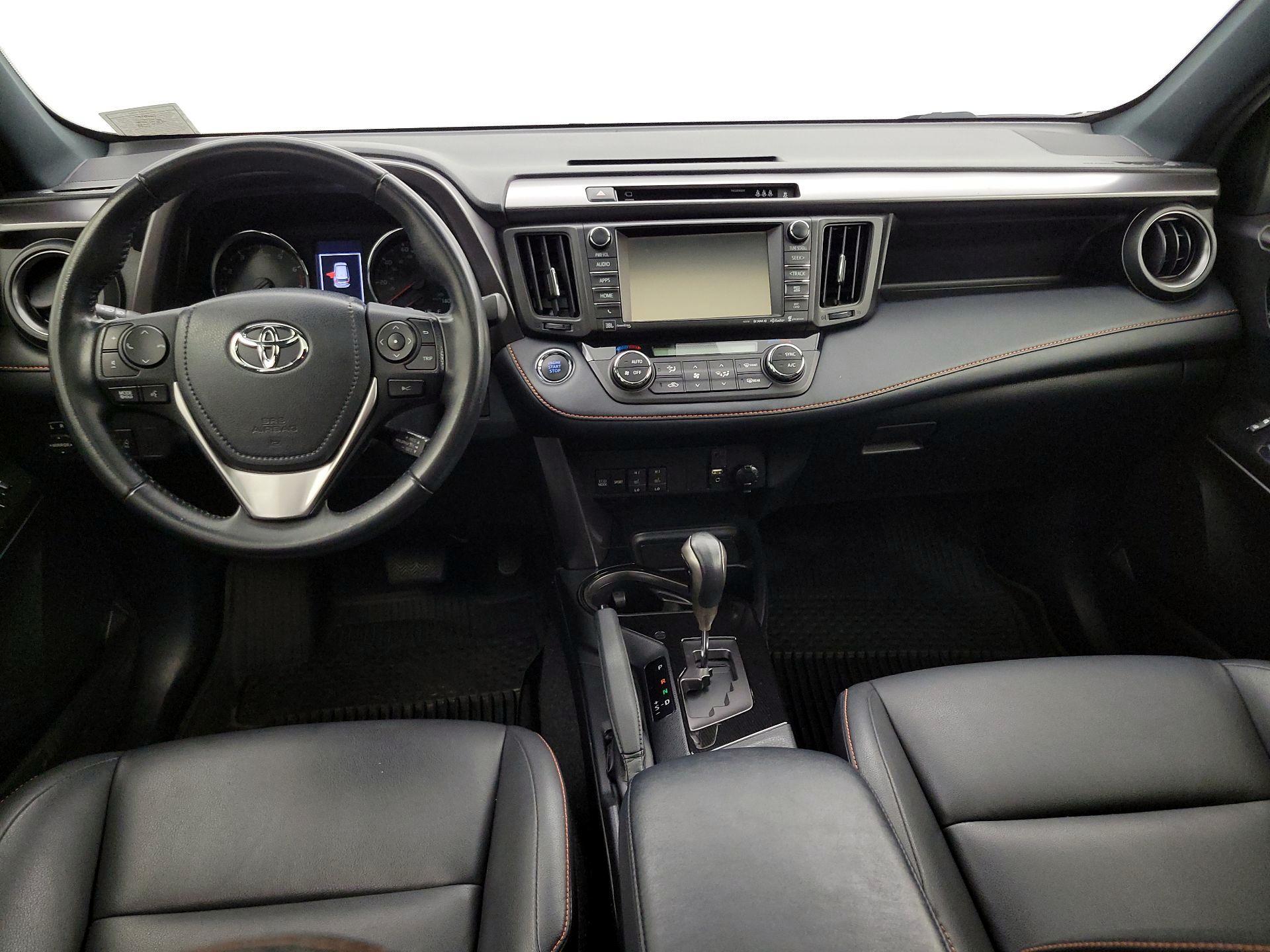 Thumbnail: 2018 Toyota RAV4 - 9