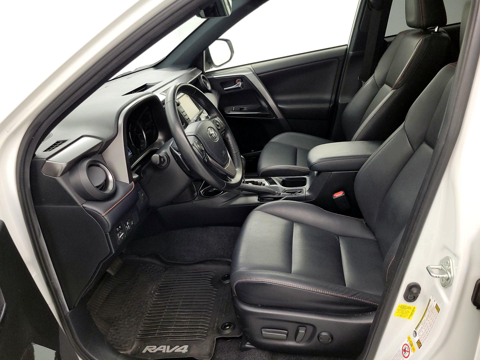 Thumbnail: 2018 Toyota RAV4 - 11