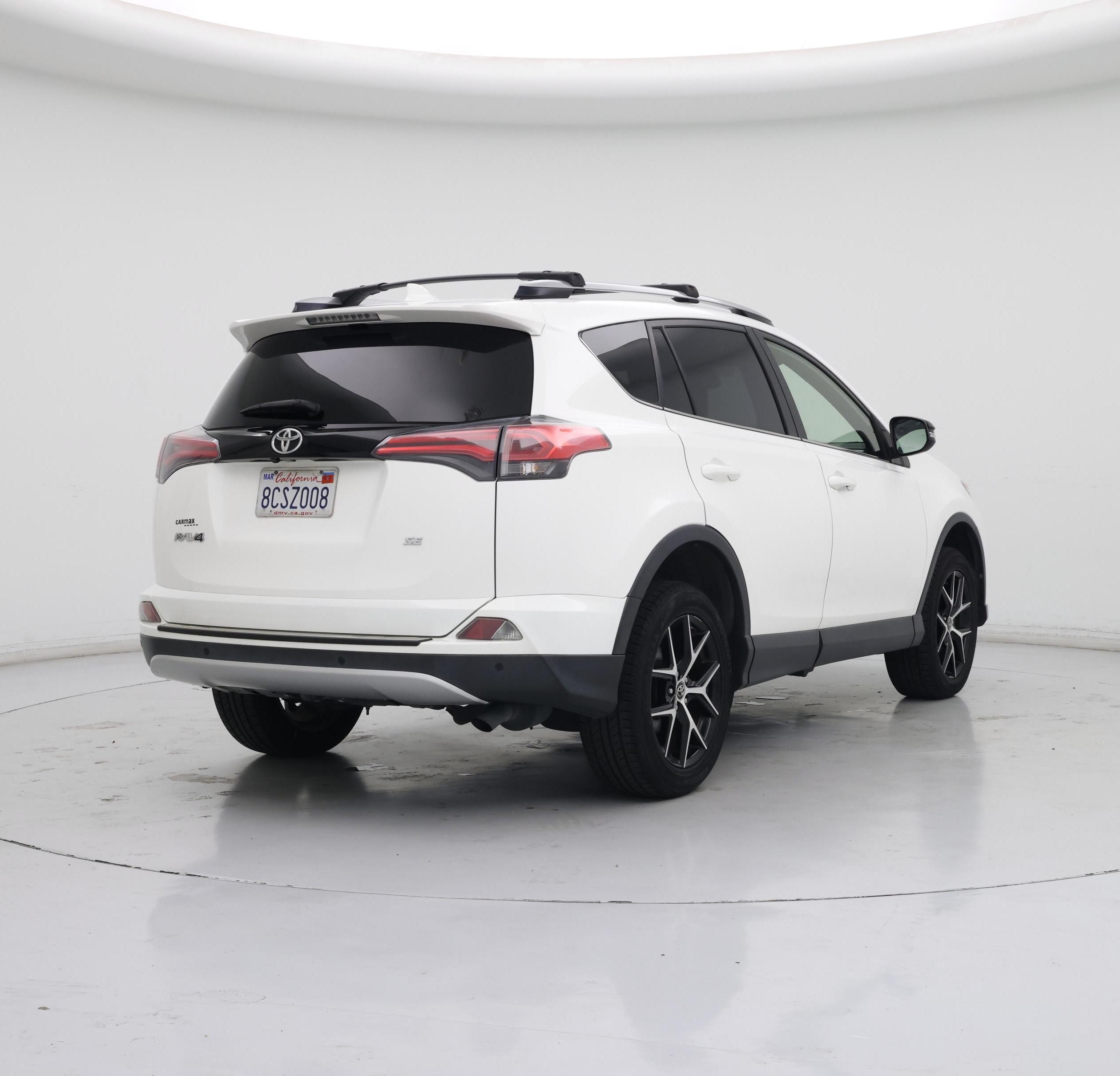 Thumbnail: 2018 Toyota RAV4 - 8
