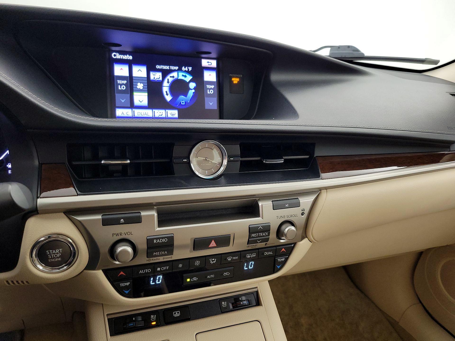 Thumbnail: 2014 Lexus ES - 17