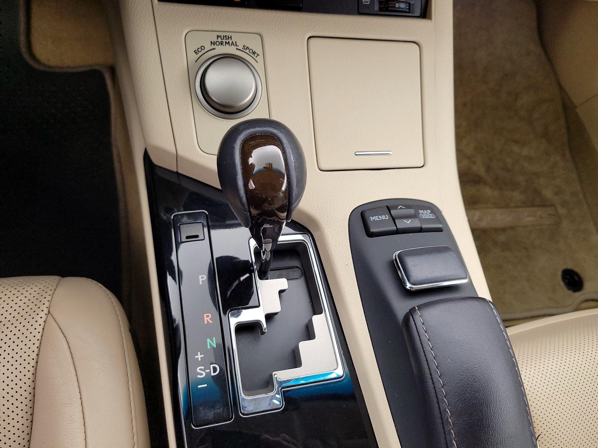 Thumbnail: 2014 Lexus ES - 18