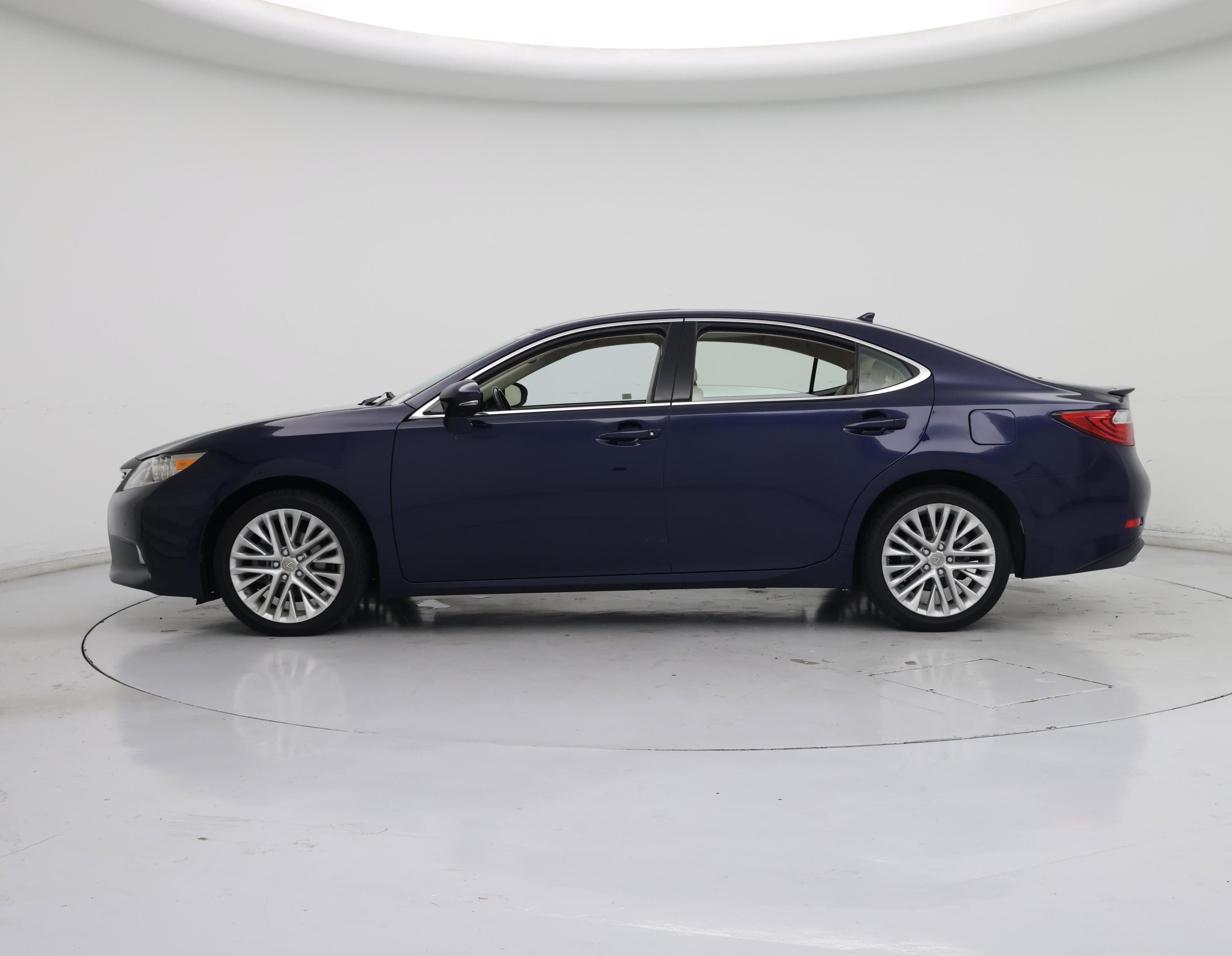 Thumbnail: 2014 Lexus ES - 3
