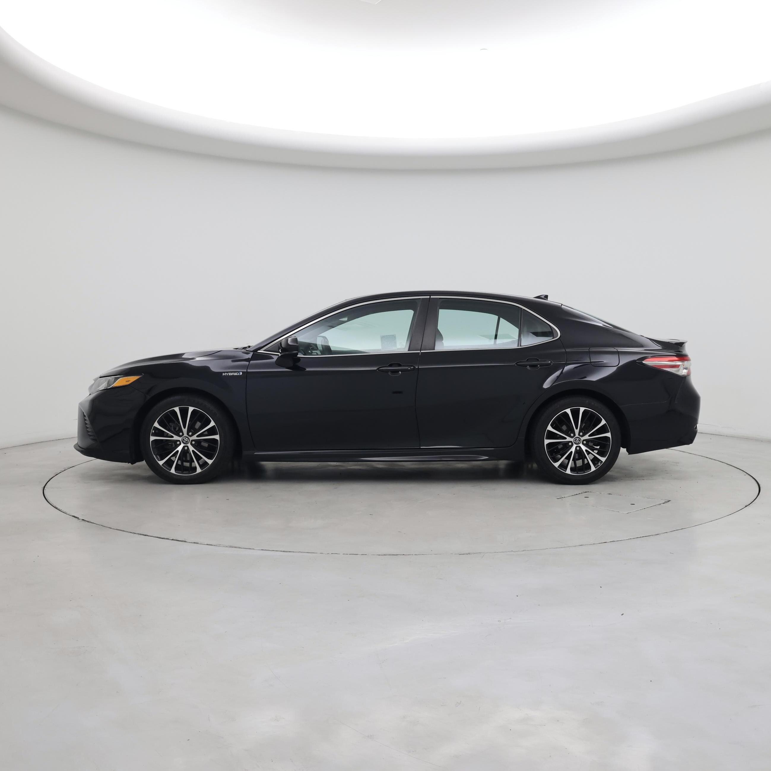 Thumbnail: 2019 Toyota Camry - 3
