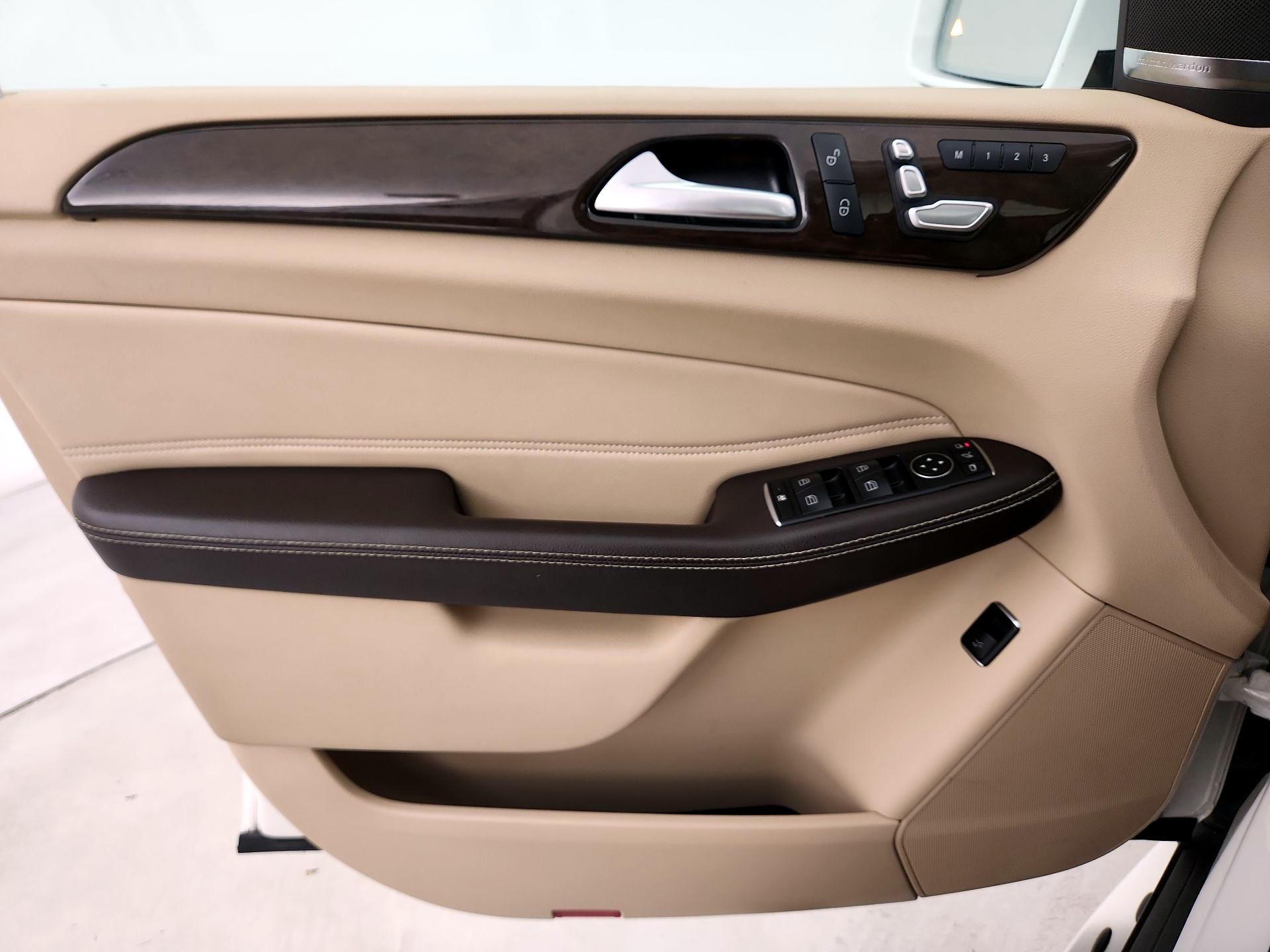Thumbnail: 2019 Mercedes-Benz GLS - 12