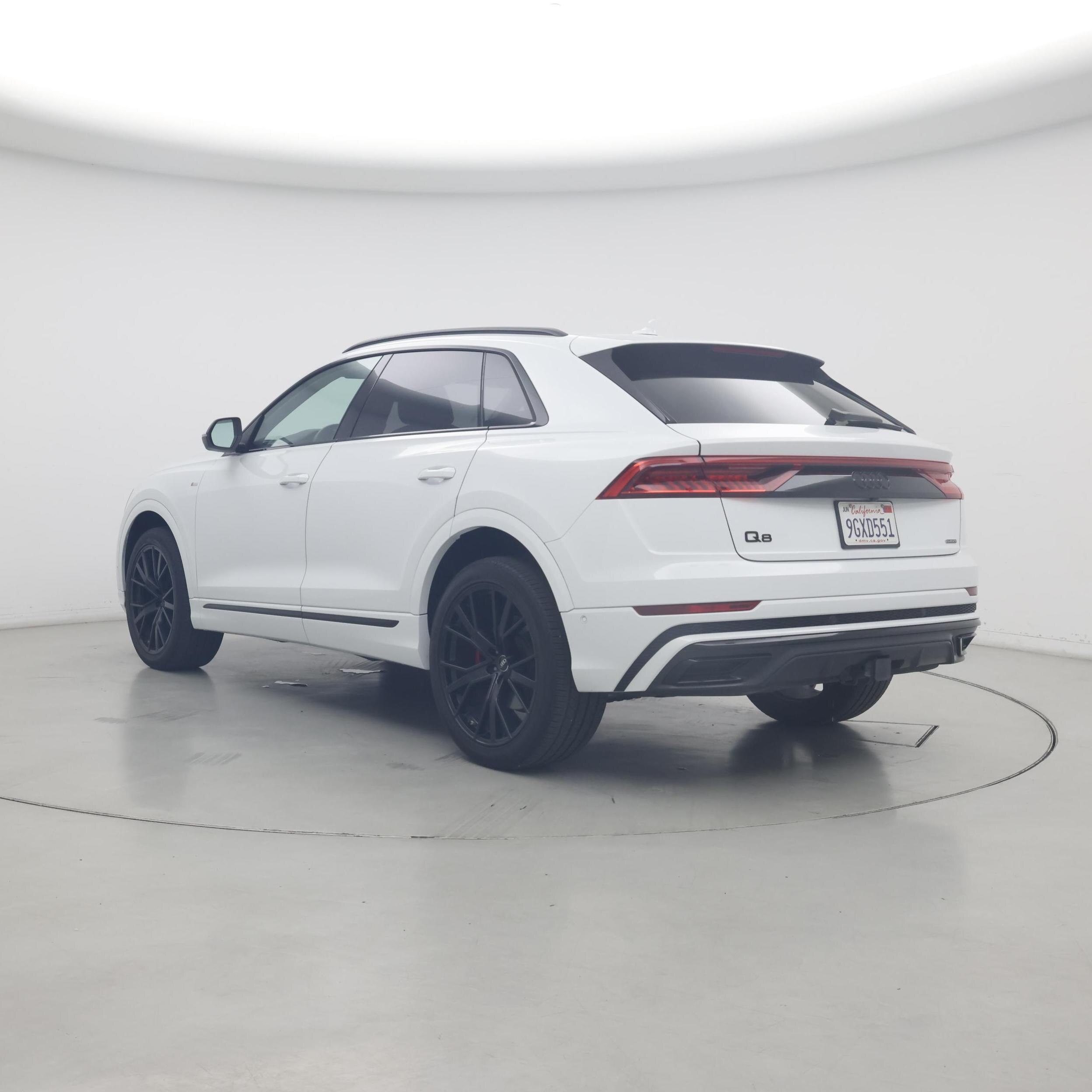 Thumbnail: 2023 Audi Q8 - 2
