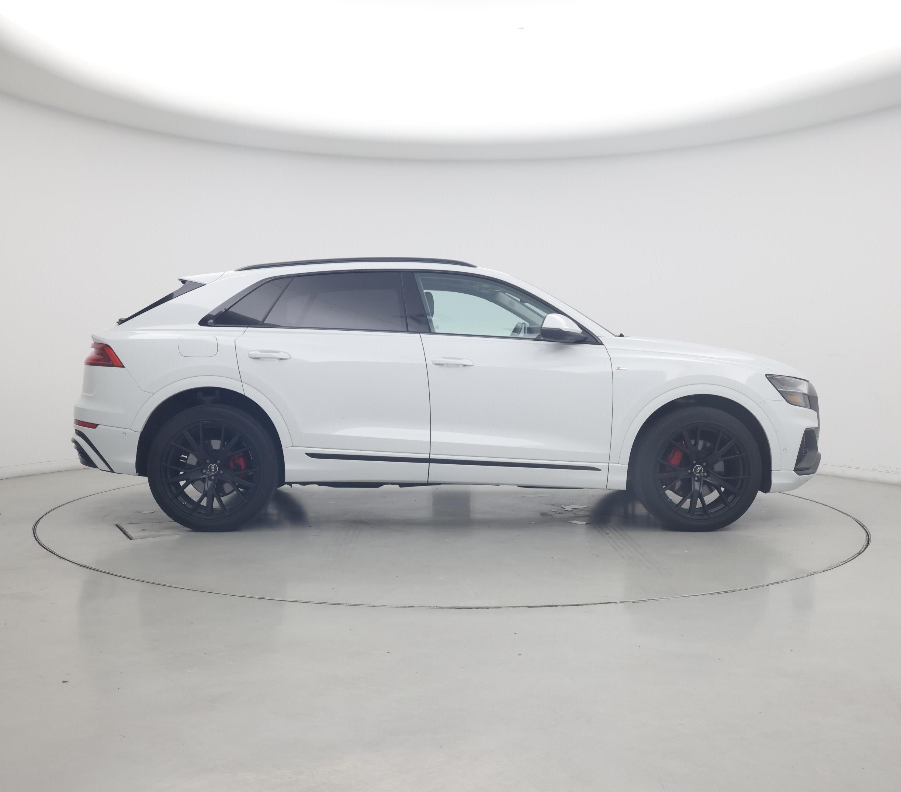 Thumbnail: 2023 Audi Q8 - 7