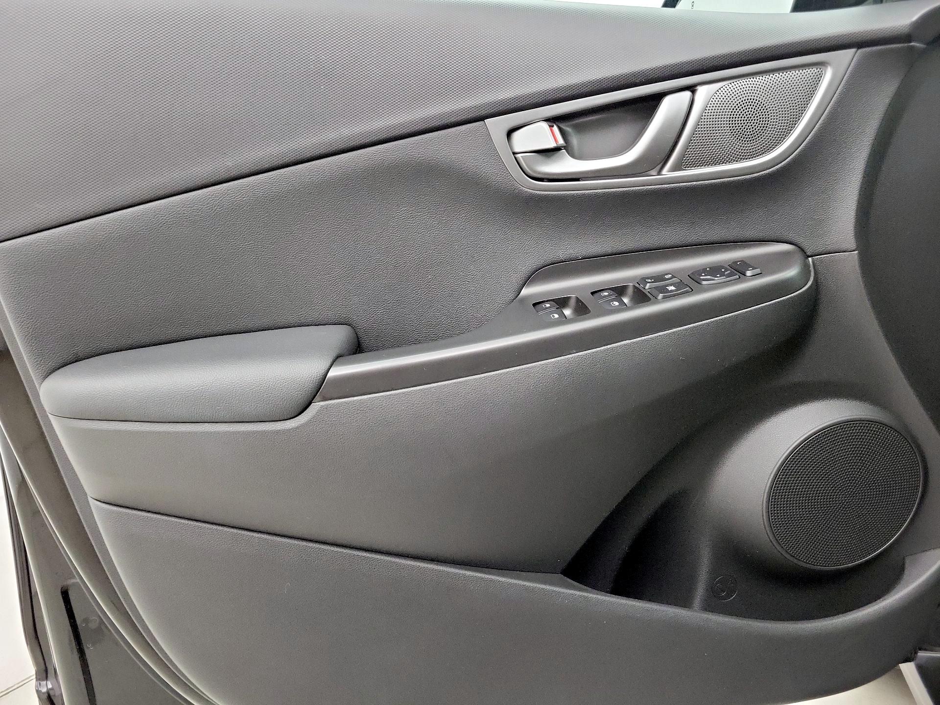 Thumbnail: 2021 Hyundai Kona - 12
