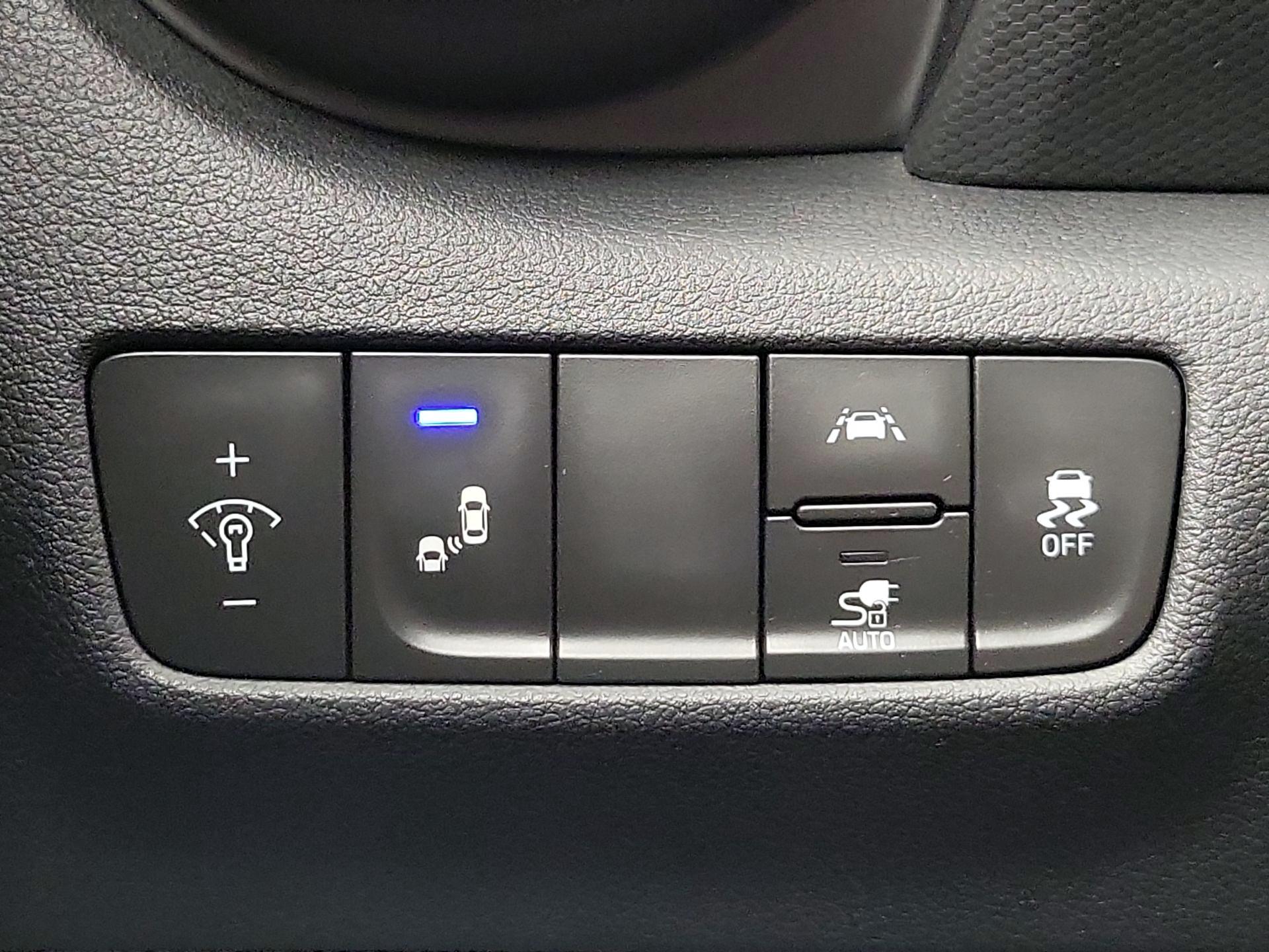 Thumbnail: 2021 Hyundai Kona - 13