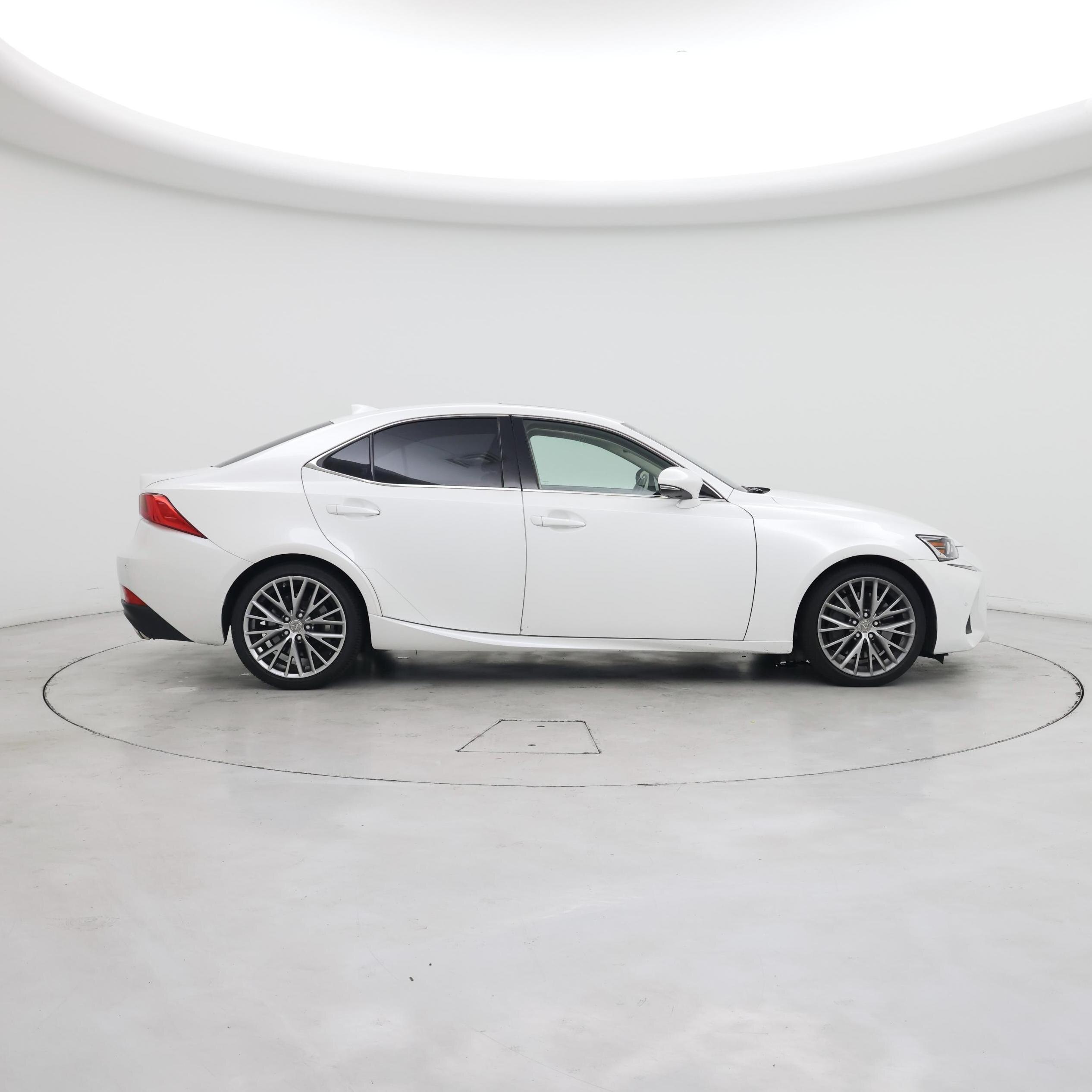 Thumbnail: 2019 Lexus IS - 7
