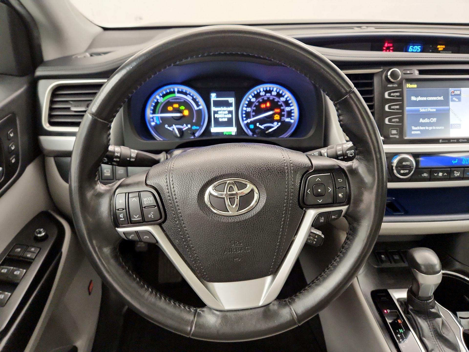 Thumbnail: 2019 Toyota Highlander - 10