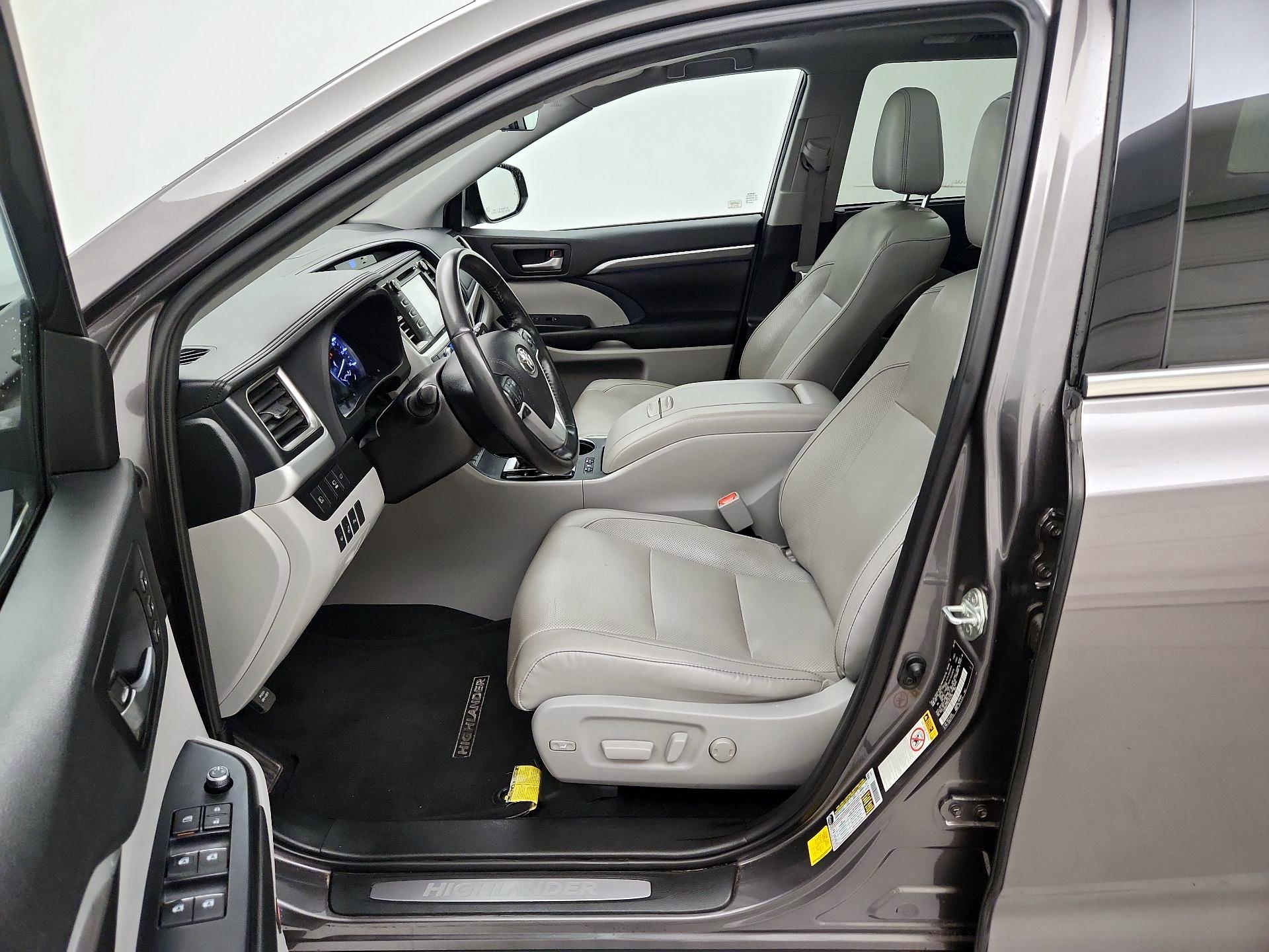 Thumbnail: 2019 Toyota Highlander - 11