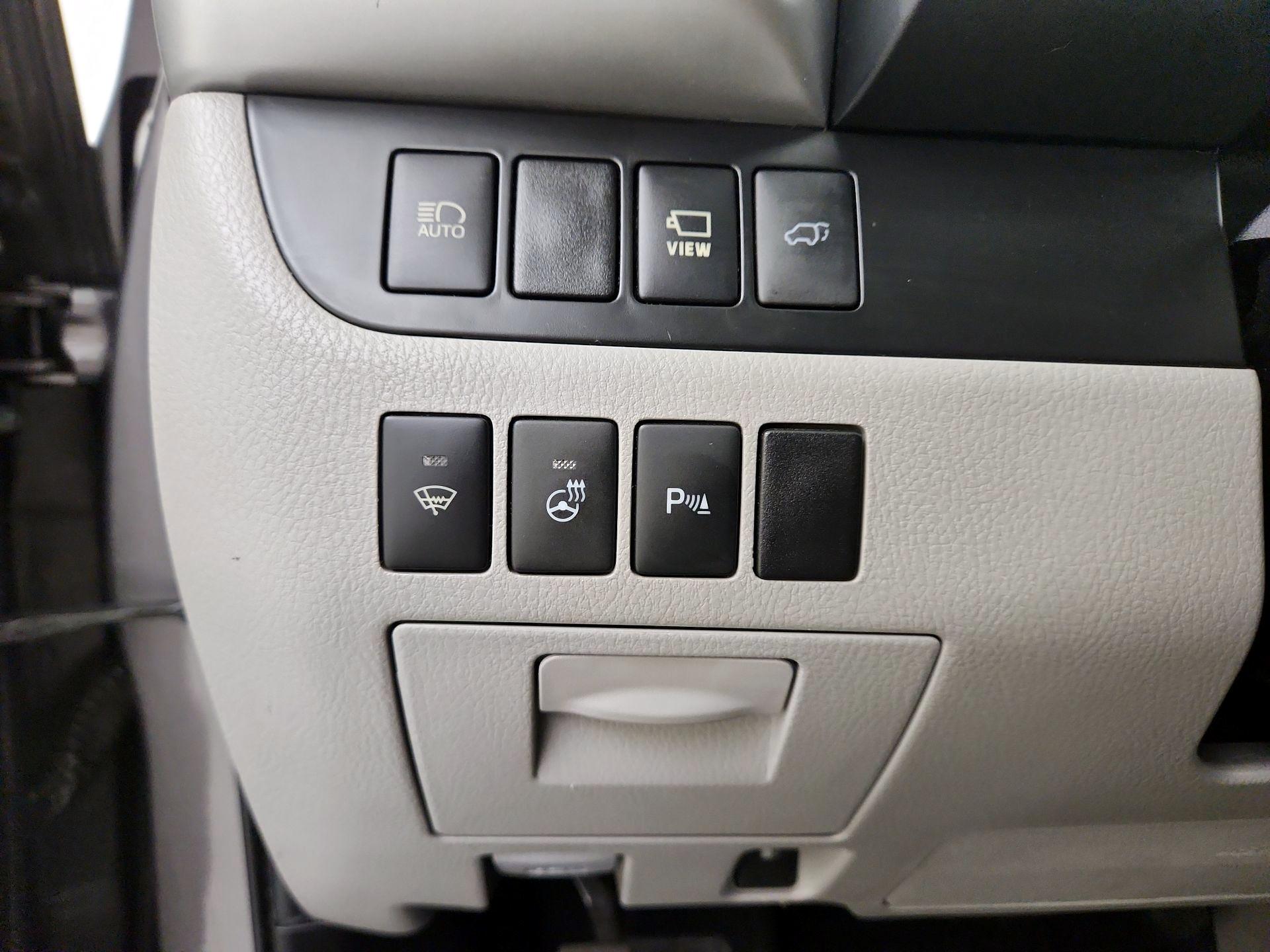 Thumbnail: 2019 Toyota Highlander - 13