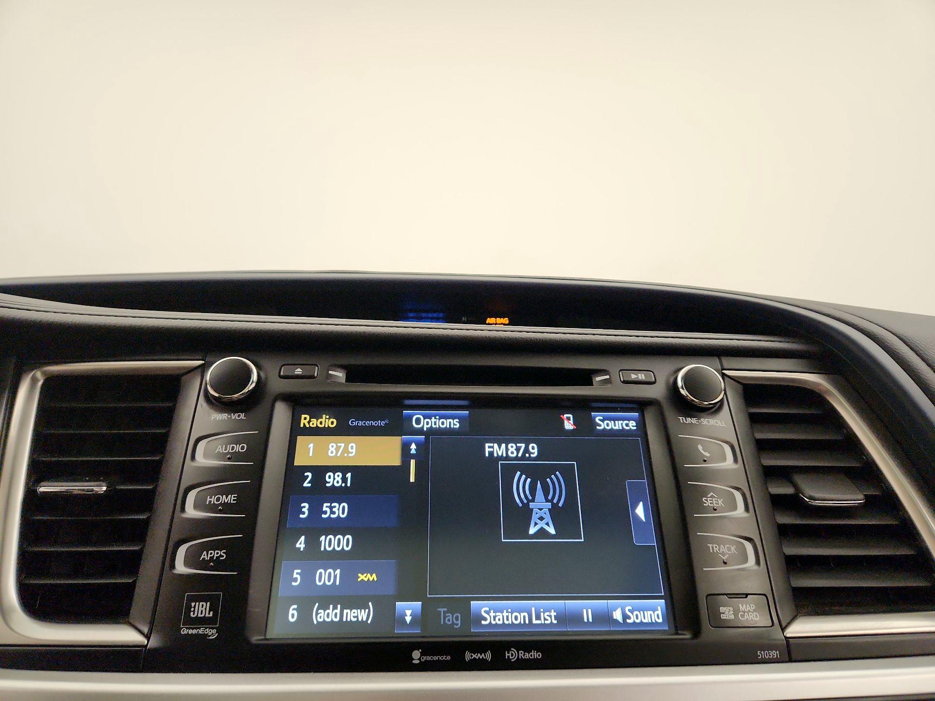 Thumbnail: 2019 Toyota Highlander - 16