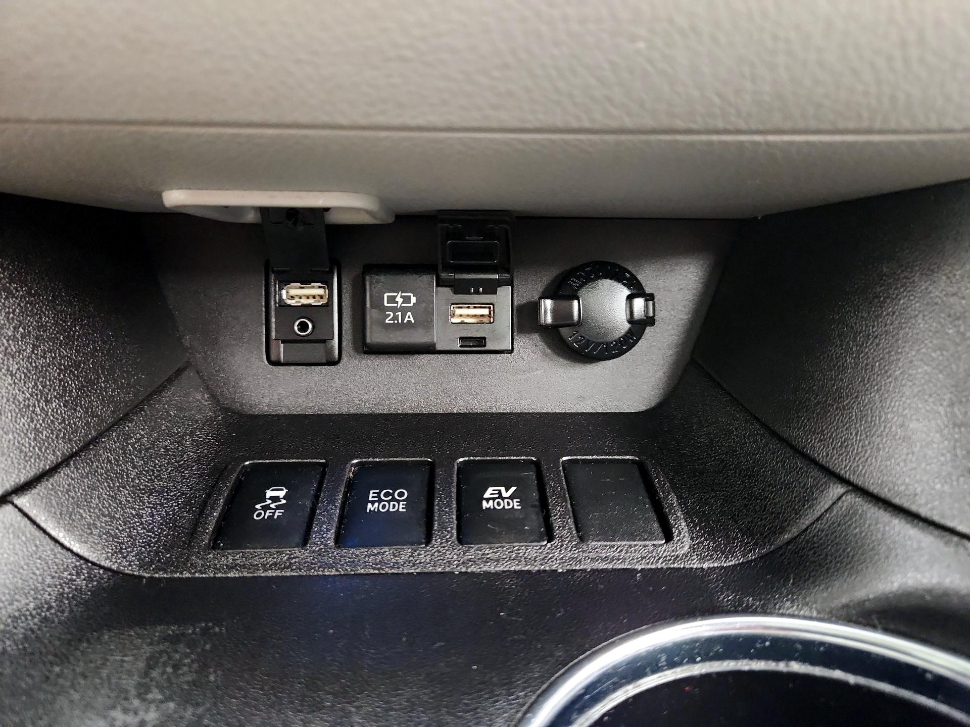 Thumbnail: 2019 Toyota Highlander - 19