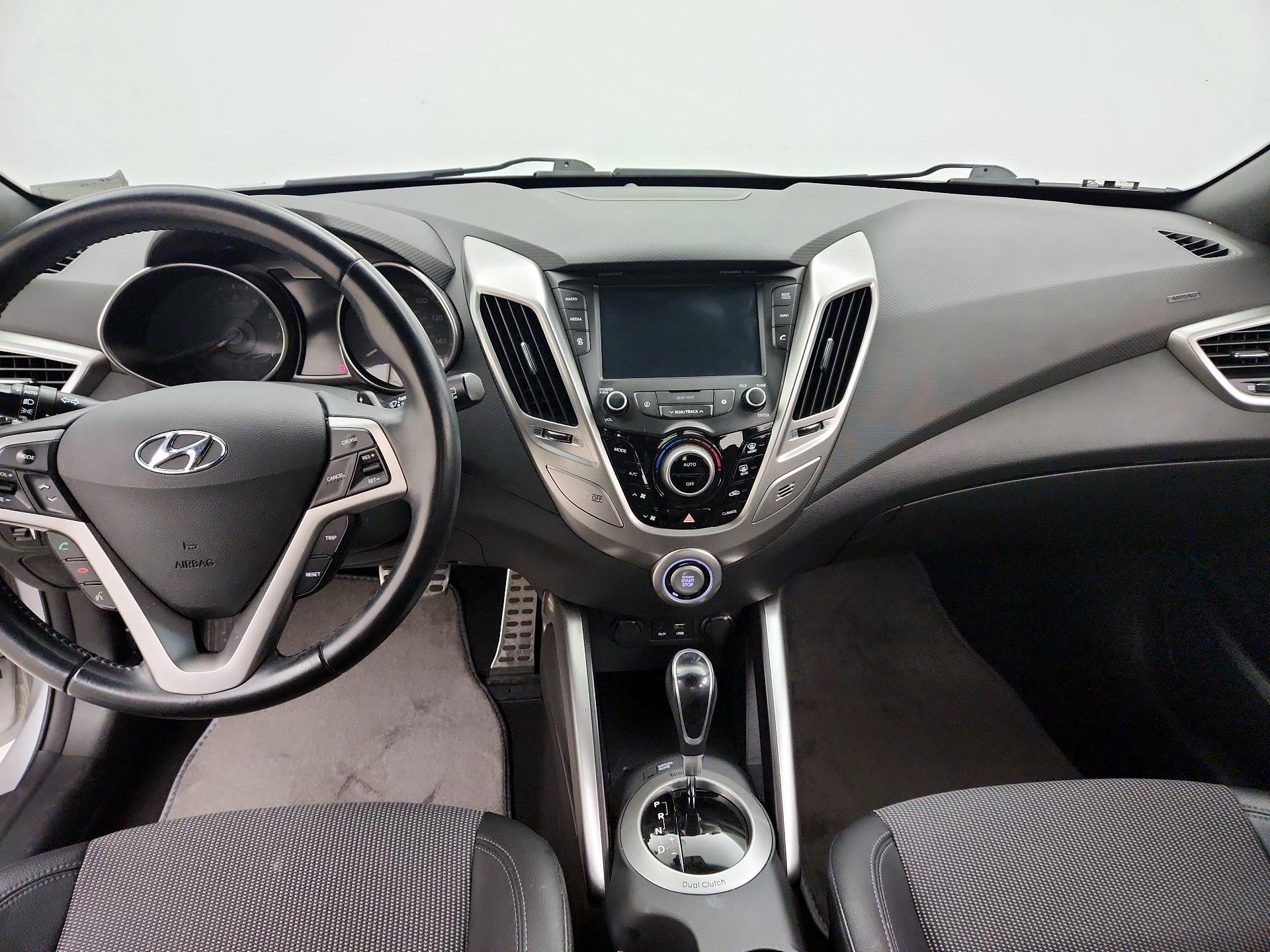 Thumbnail: 2016 Hyundai Veloster - 9
