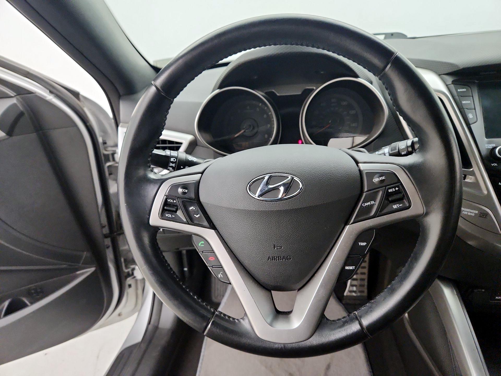 Thumbnail: 2016 Hyundai Veloster - 10