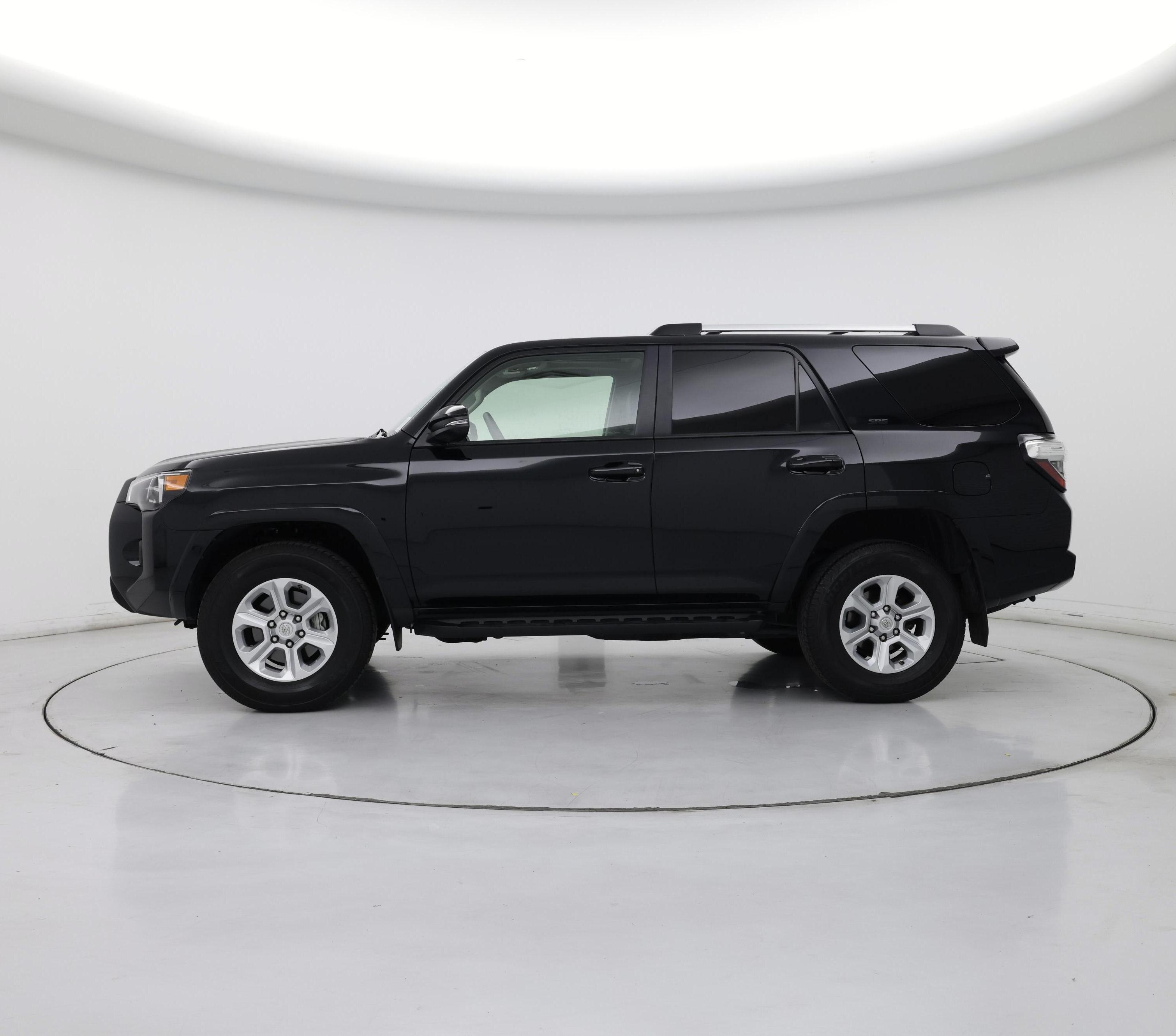 Thumbnail: 2021 Toyota 4Runner - 3