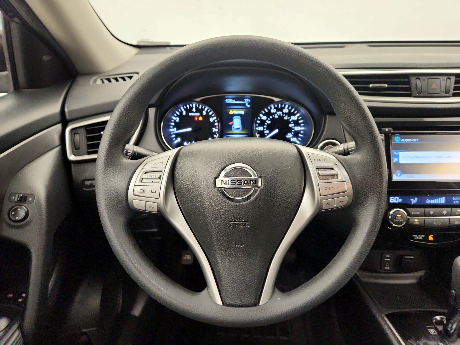 Thumbnail: 2016 Nissan Rogue - 10