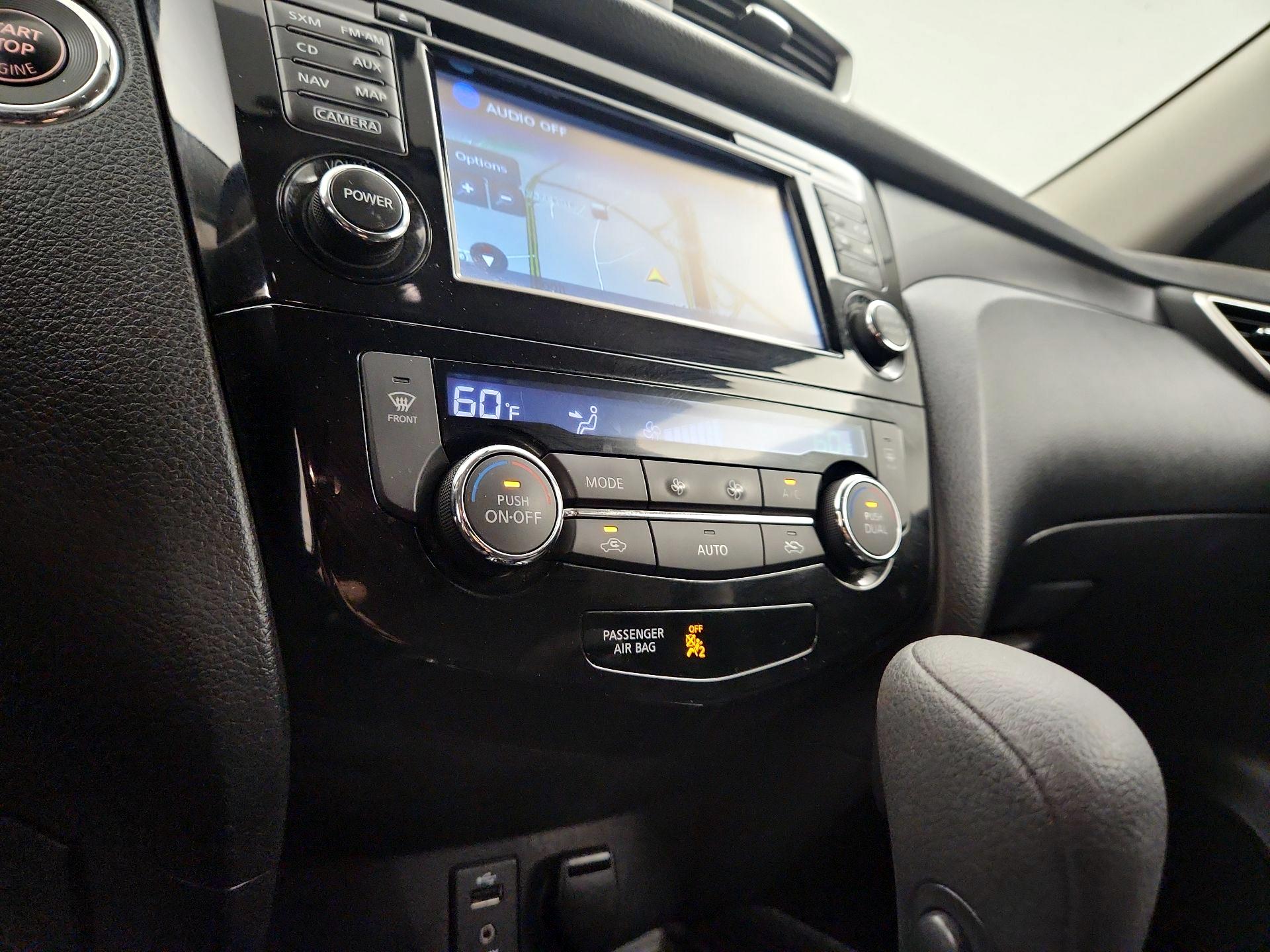 Thumbnail: 2016 Nissan Rogue - 16