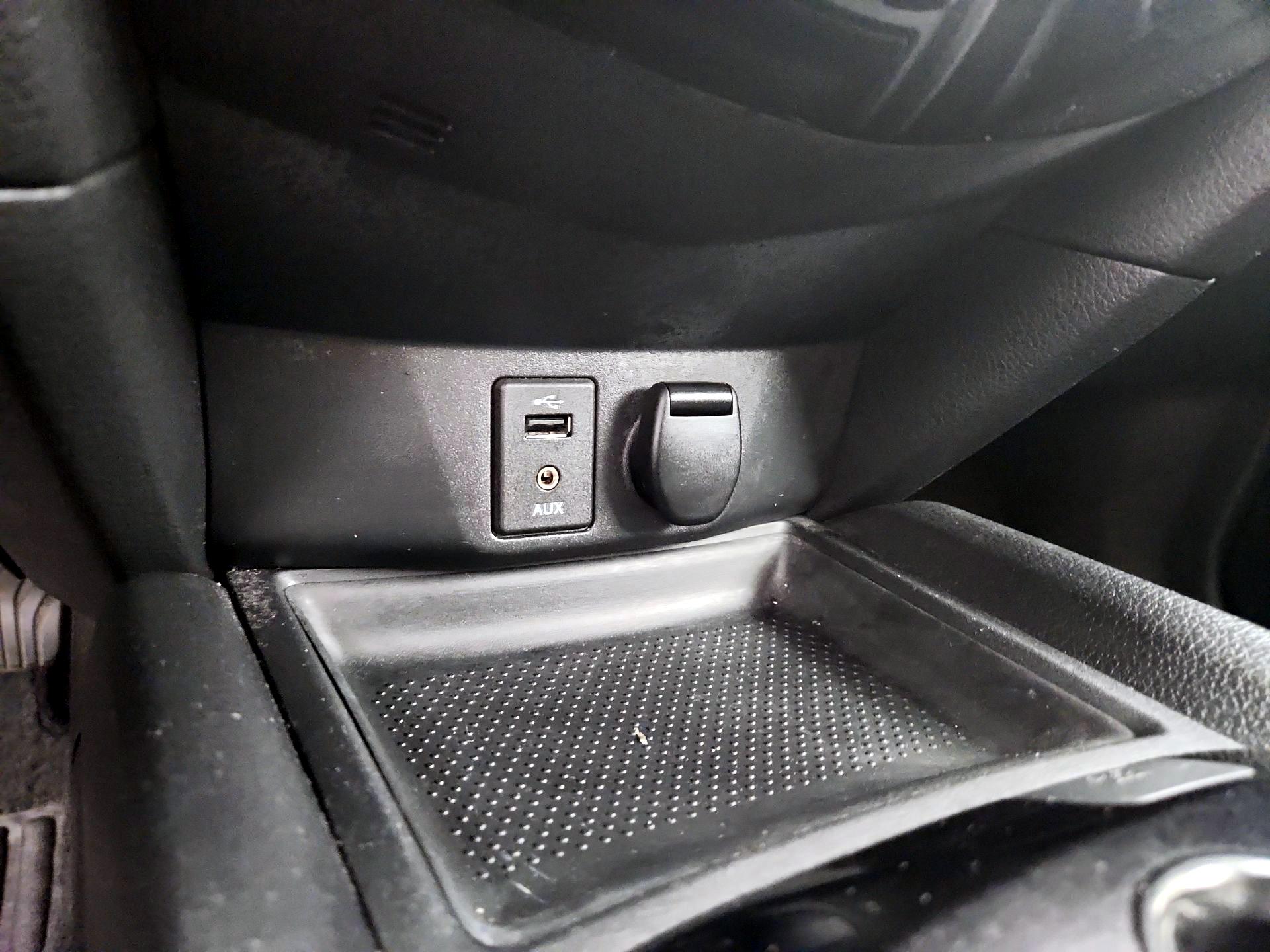 Thumbnail: 2016 Nissan Rogue - 18
