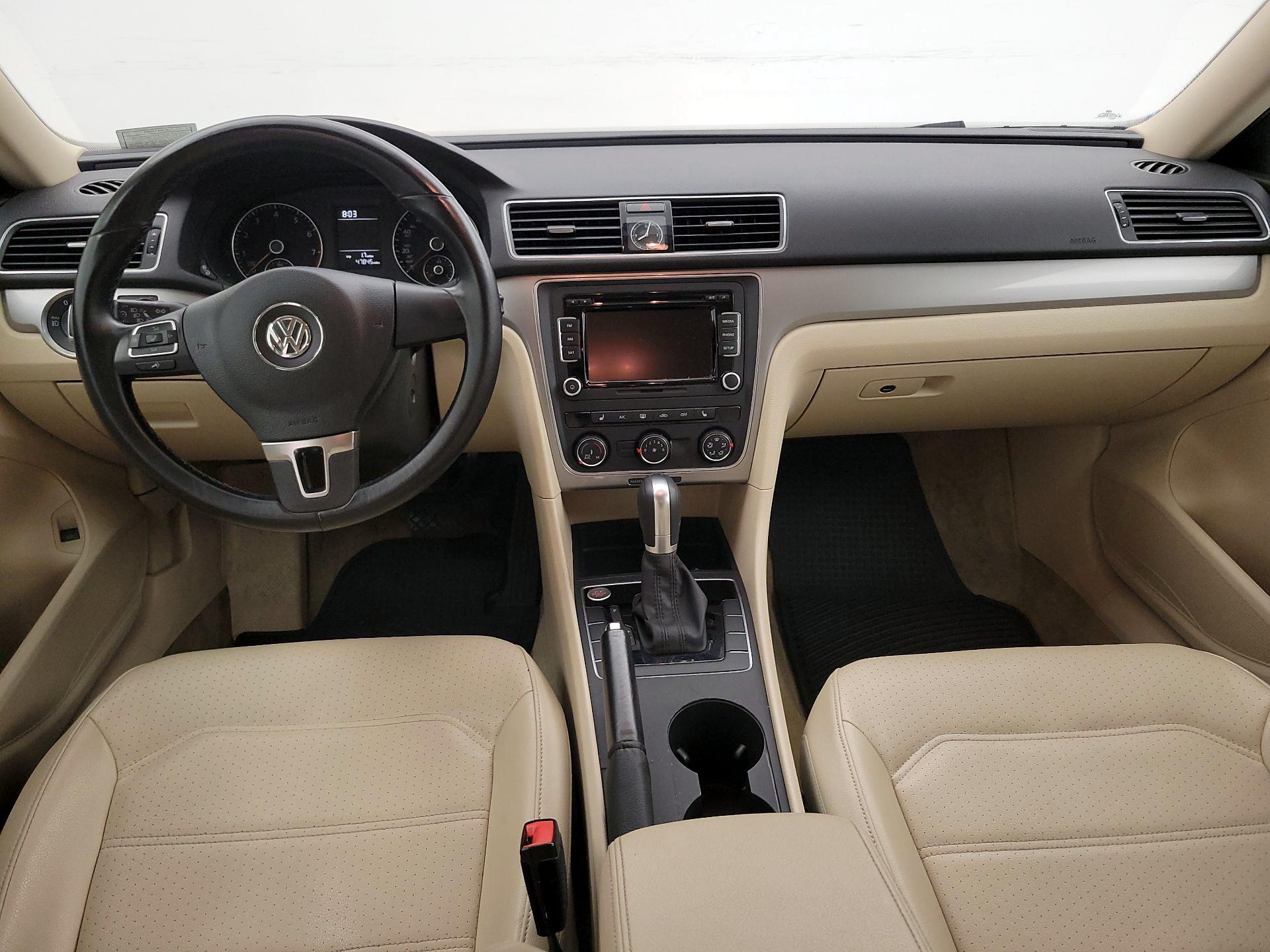 Thumbnail: 2015 Volkswagen Passat - 9
