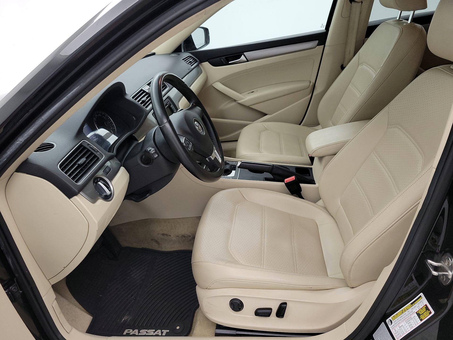 Thumbnail: 2015 Volkswagen Passat - 11