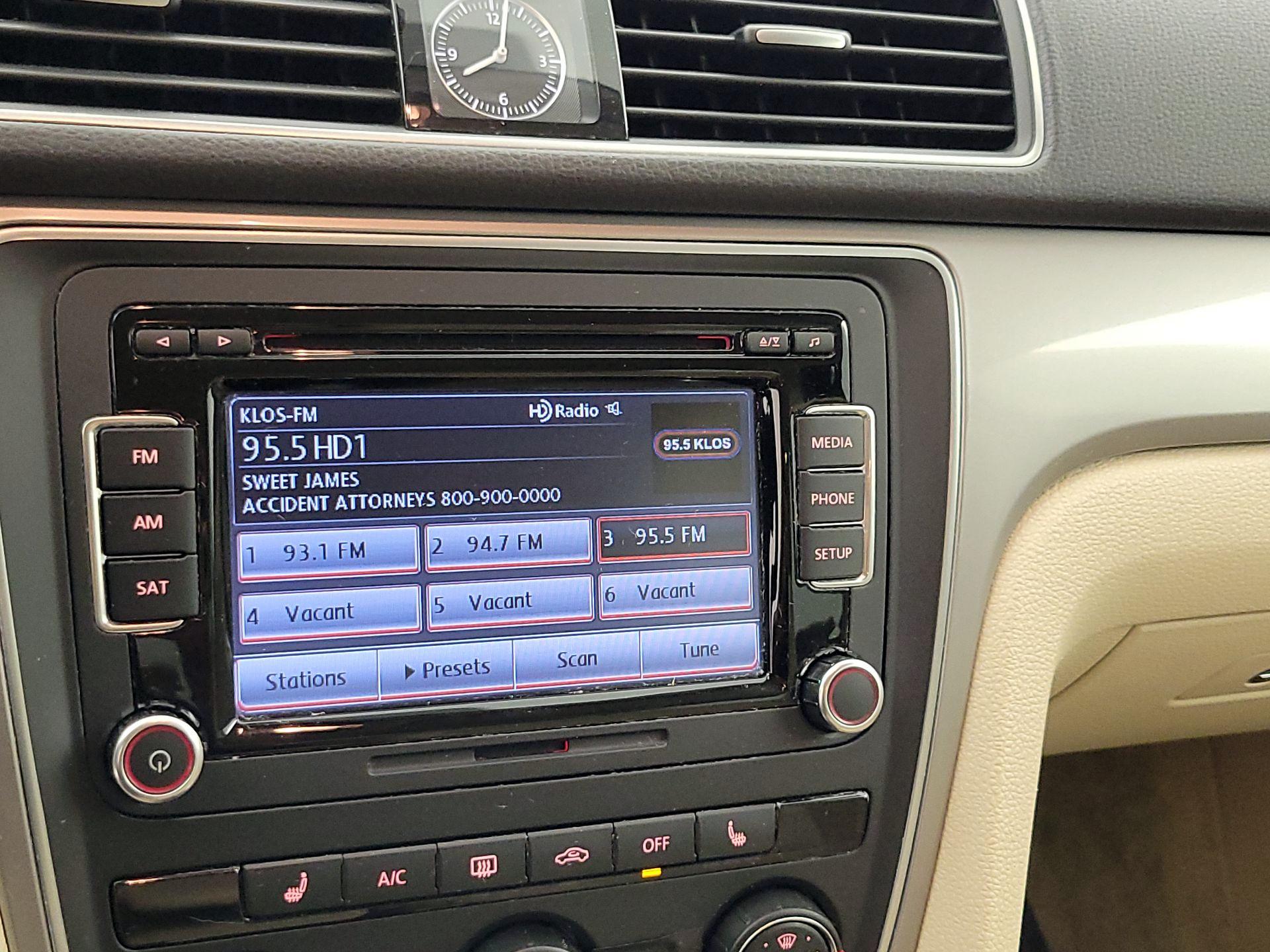 Thumbnail: 2015 Volkswagen Passat - 15