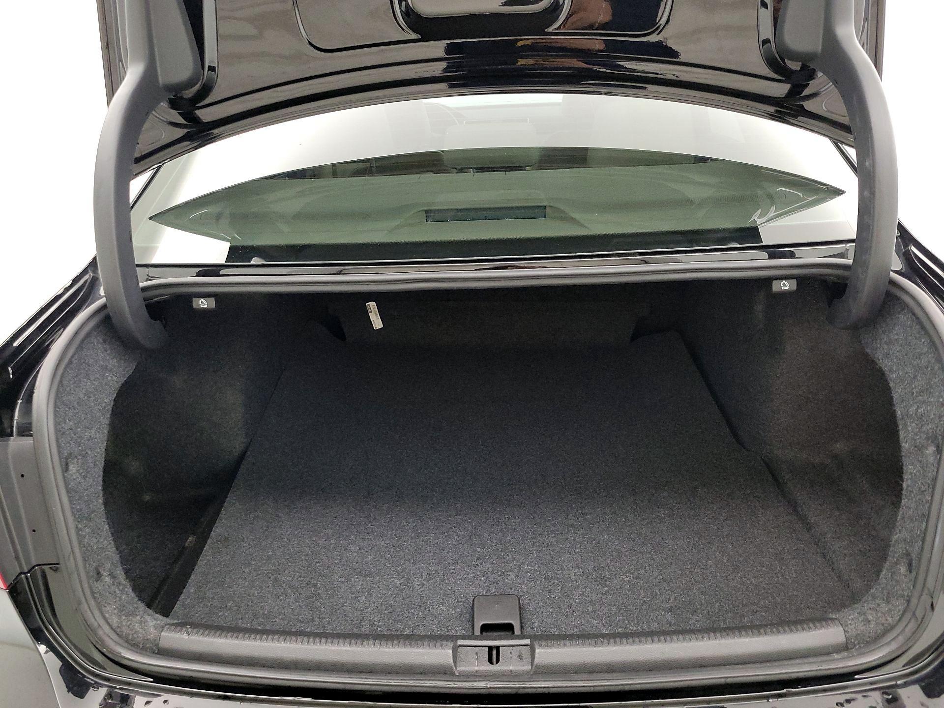 Thumbnail: 2015 Volkswagen Passat - 19