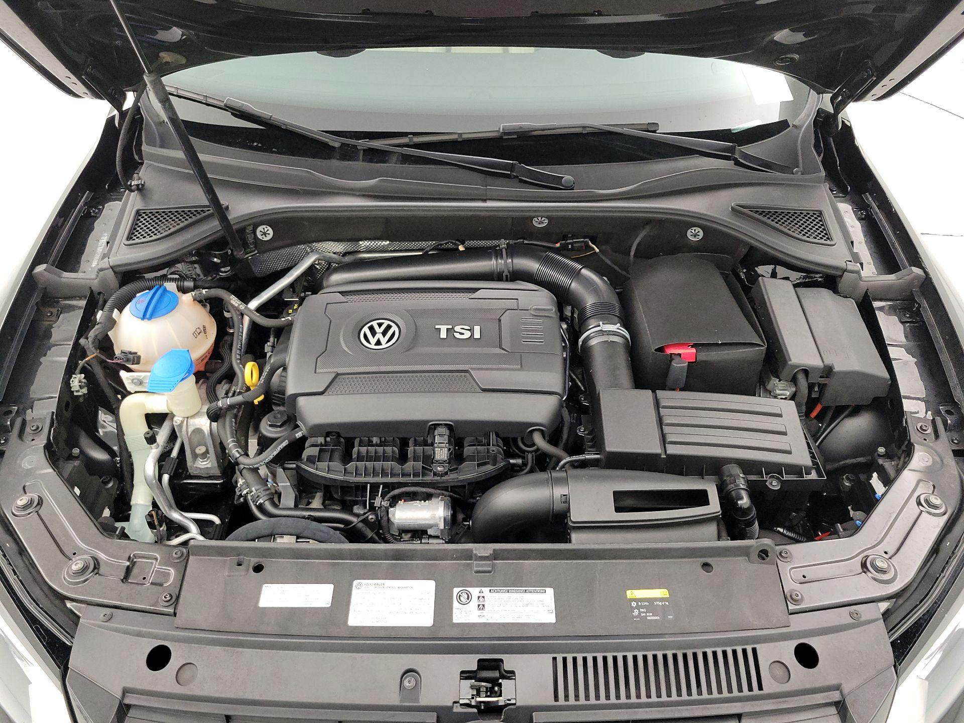 Thumbnail: 2015 Volkswagen Passat - 20