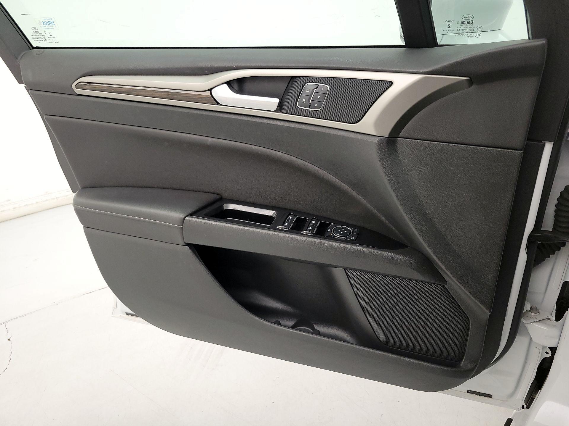 Thumbnail: 2015 Ford Fusion - 12