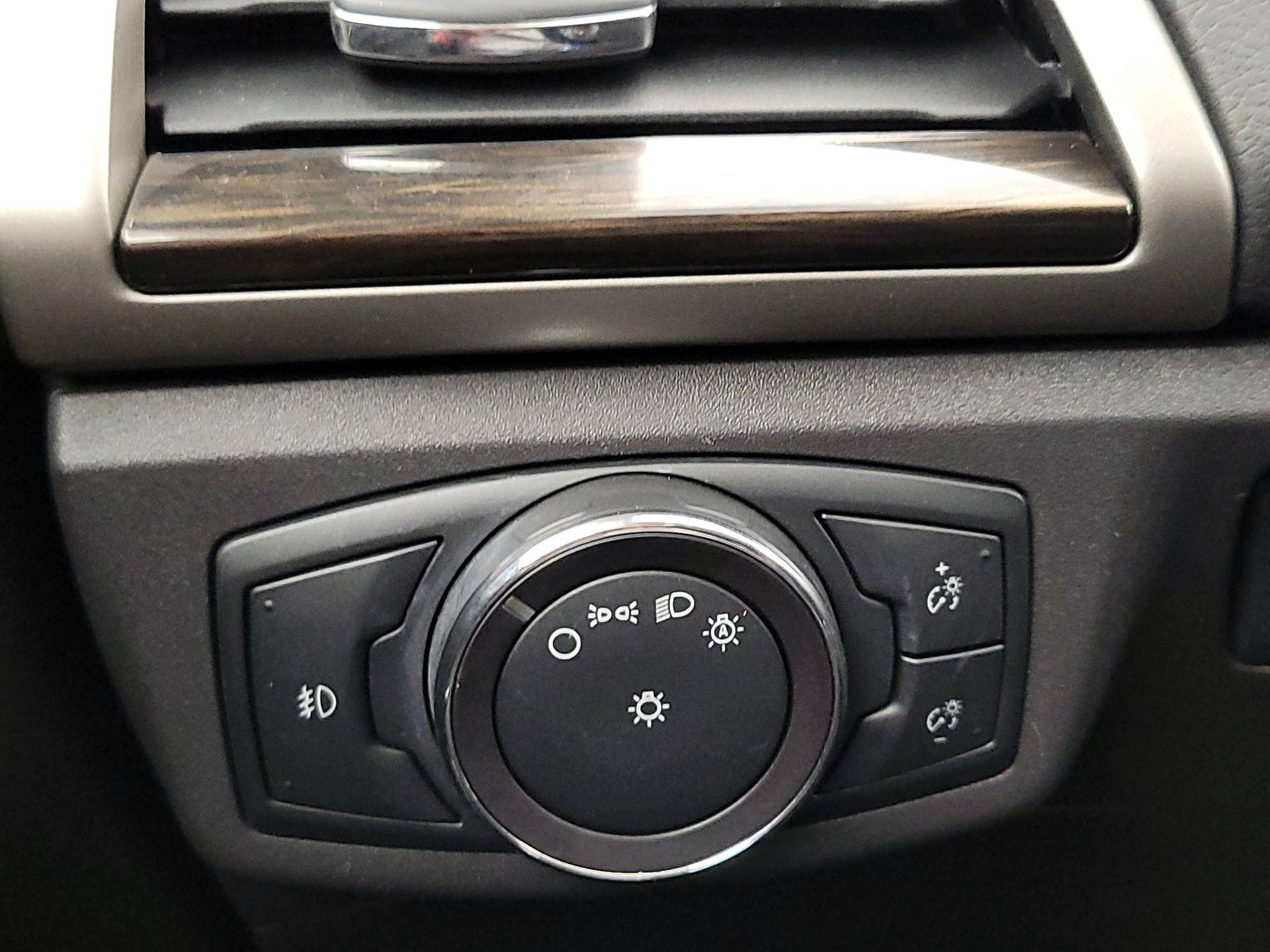 Thumbnail: 2015 Ford Fusion - 13