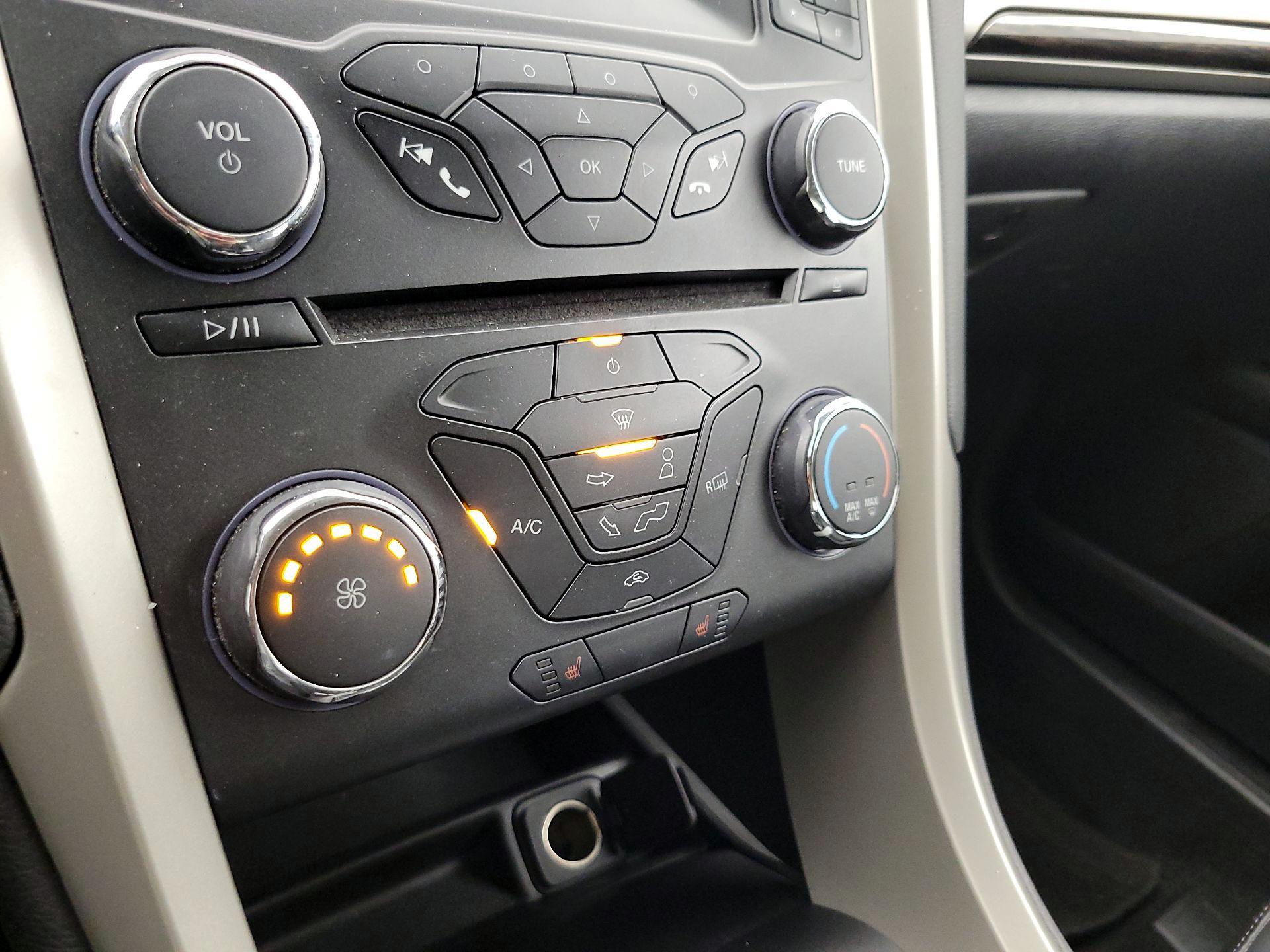 Thumbnail: 2015 Ford Fusion - 16