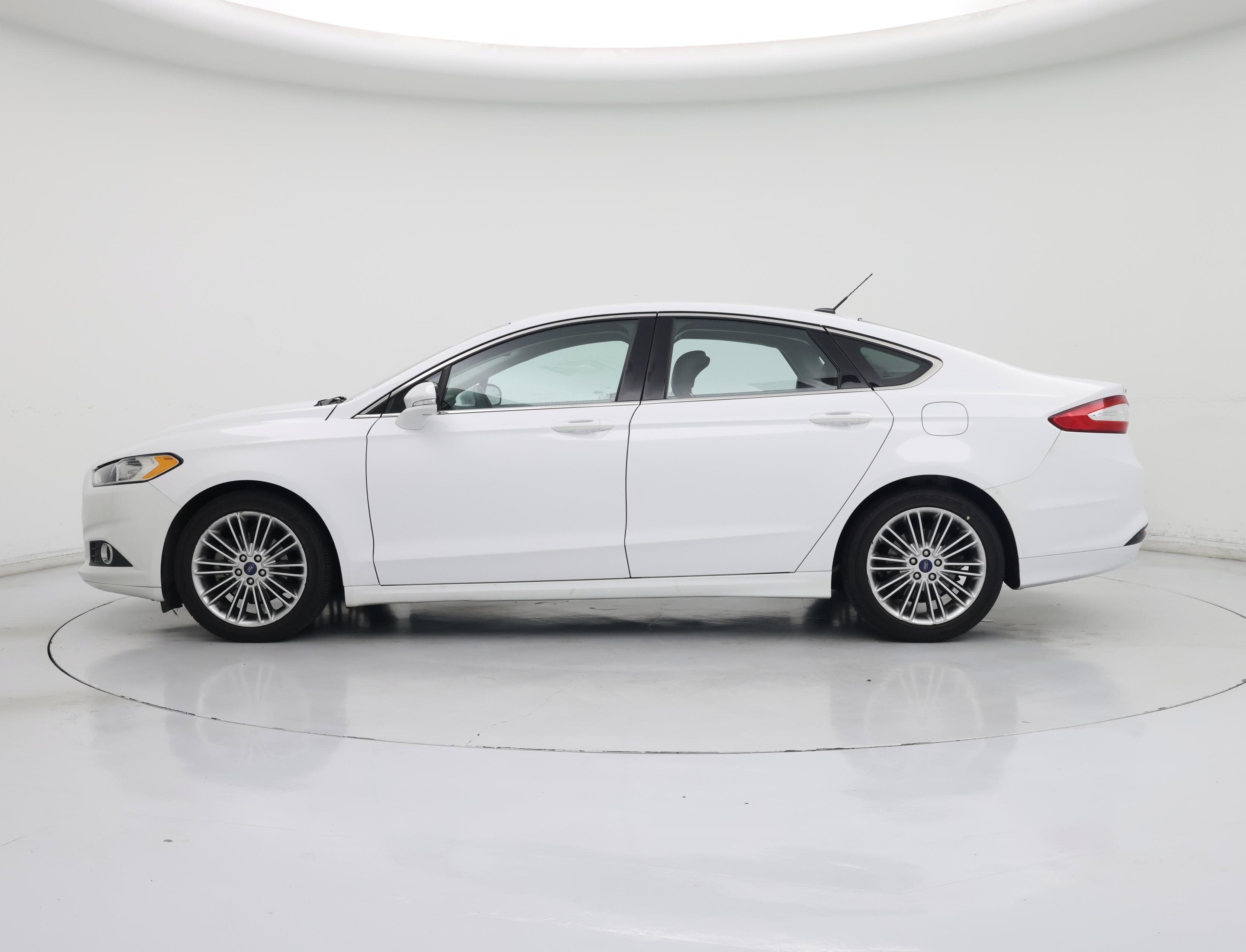 Thumbnail: 2015 Ford Fusion - 3