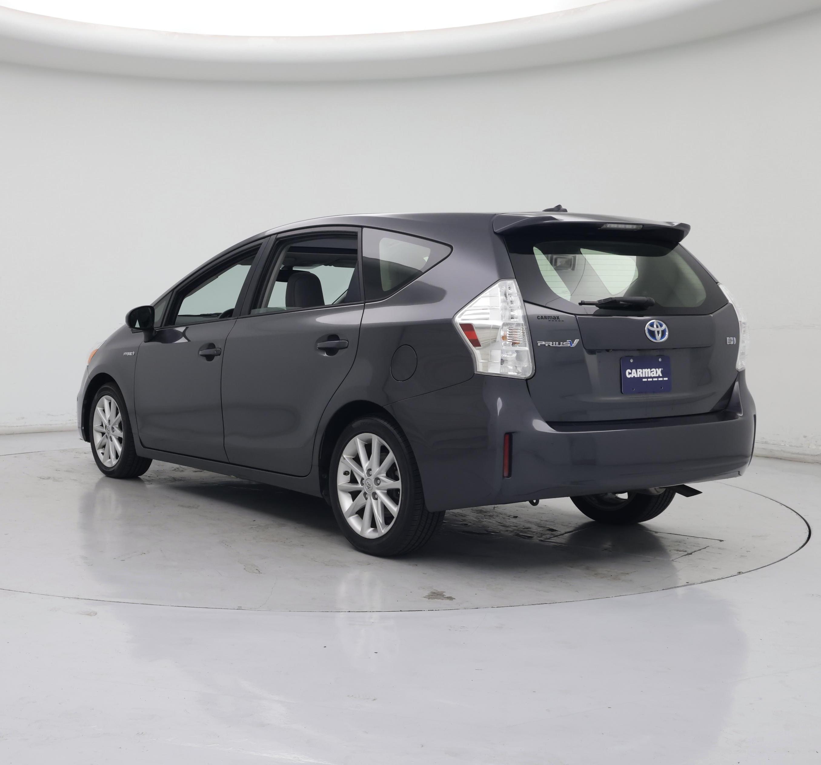 Thumbnail: 2014 Toyota Prius v - 2
