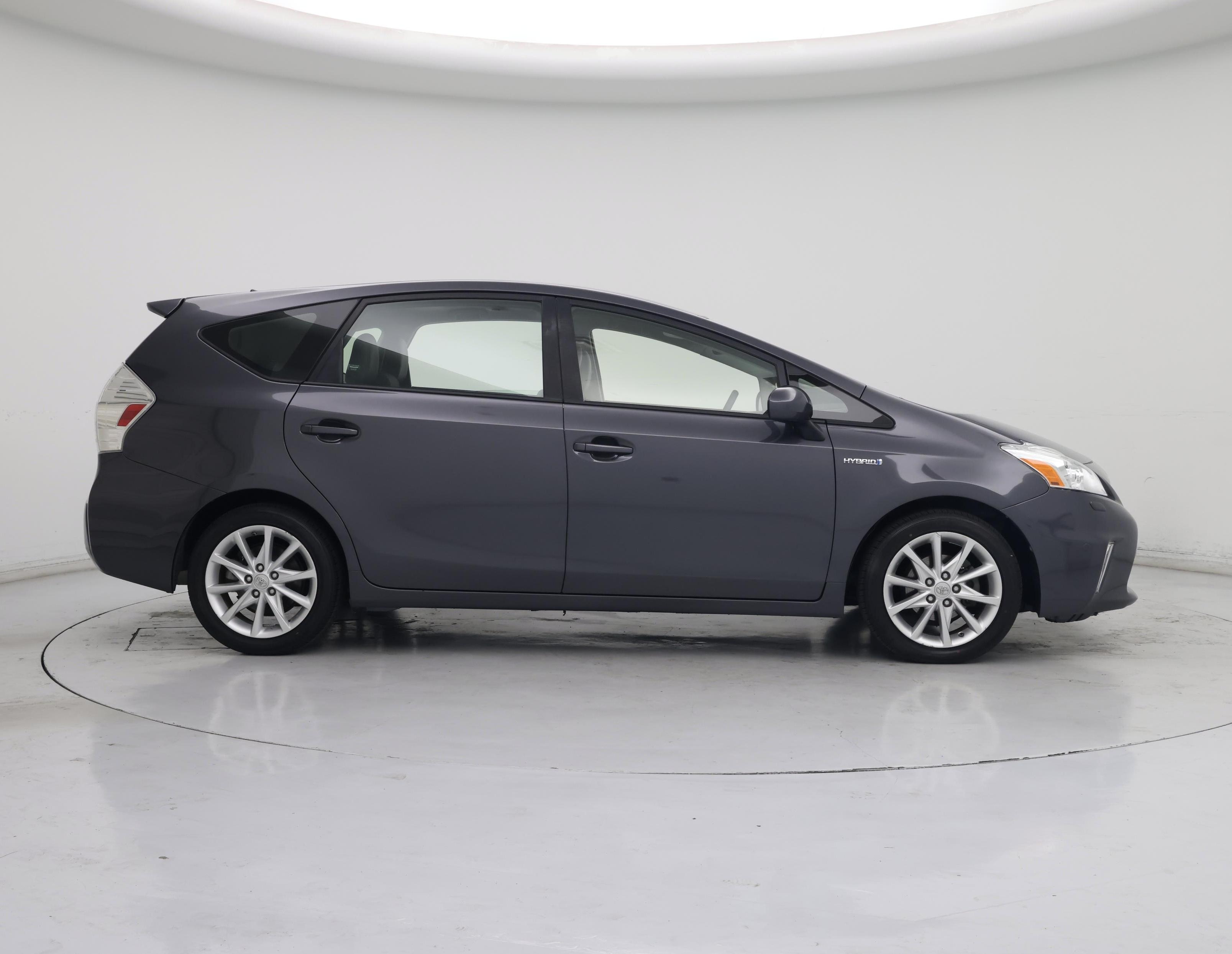 Thumbnail: 2014 Toyota Prius v - 7