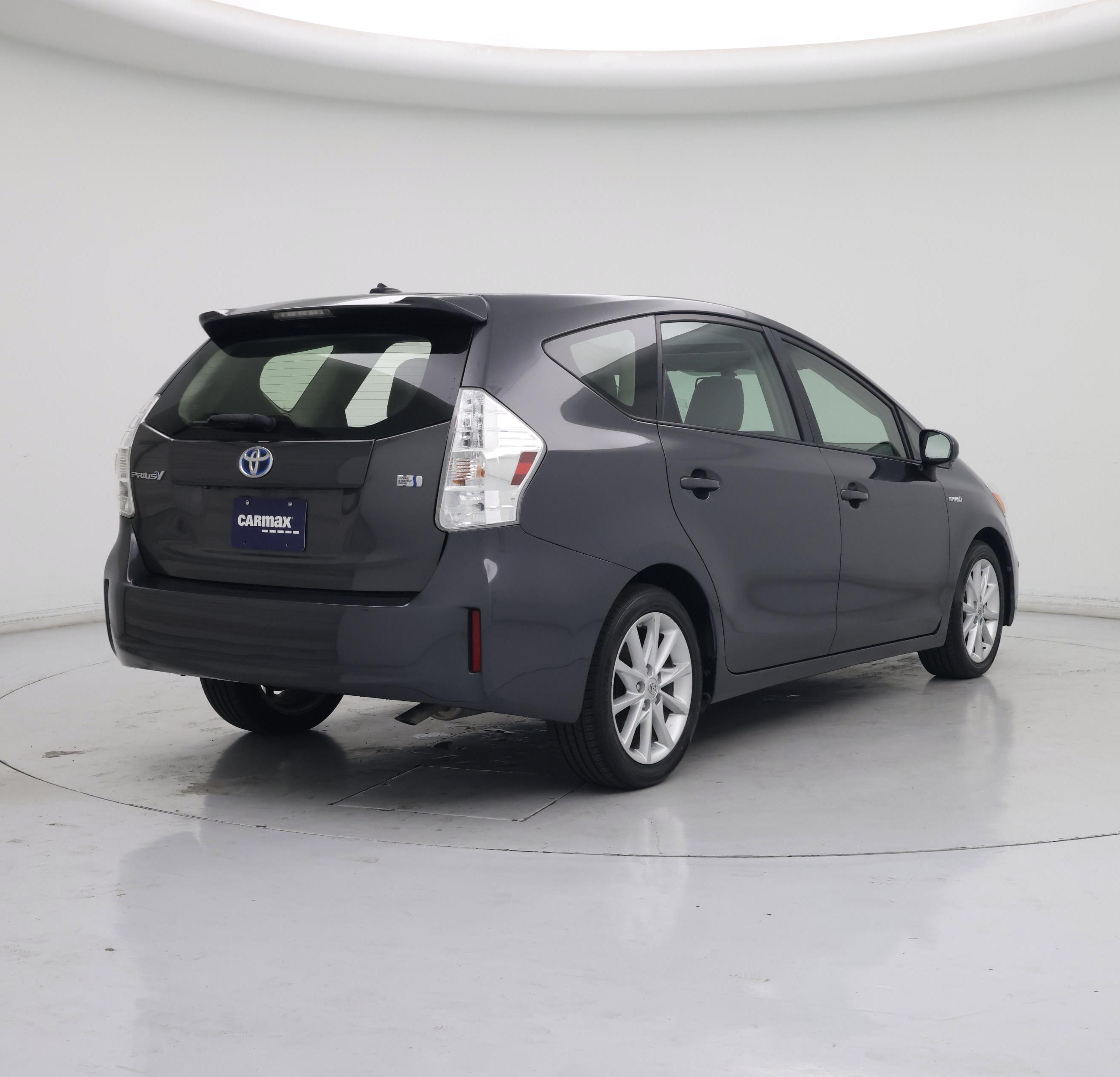 Thumbnail: 2014 Toyota Prius v - 8