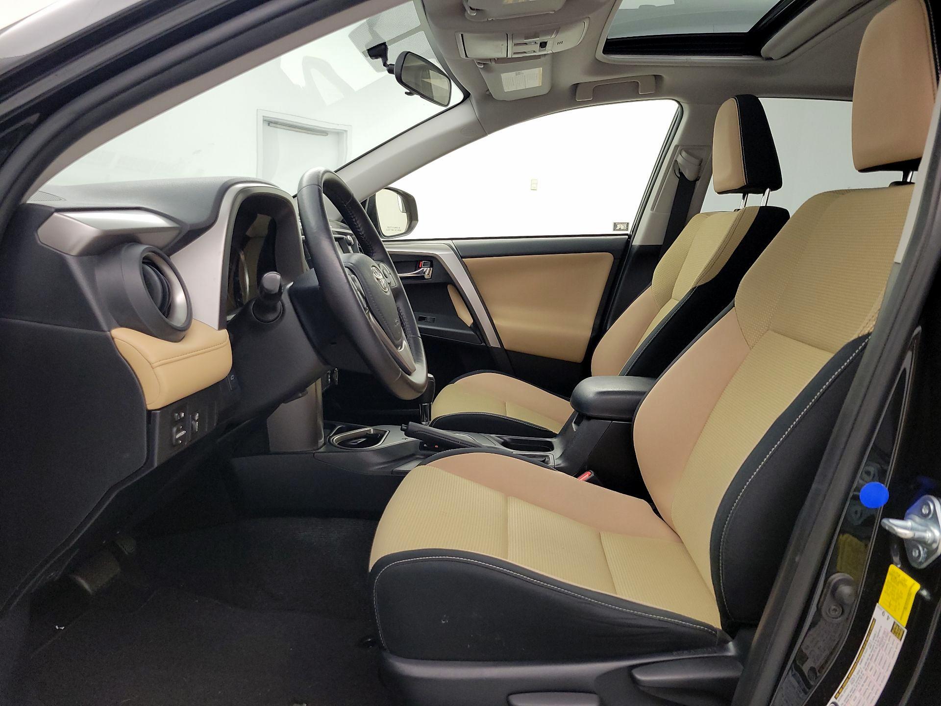 Thumbnail: 2016 Toyota RAV4 - 11