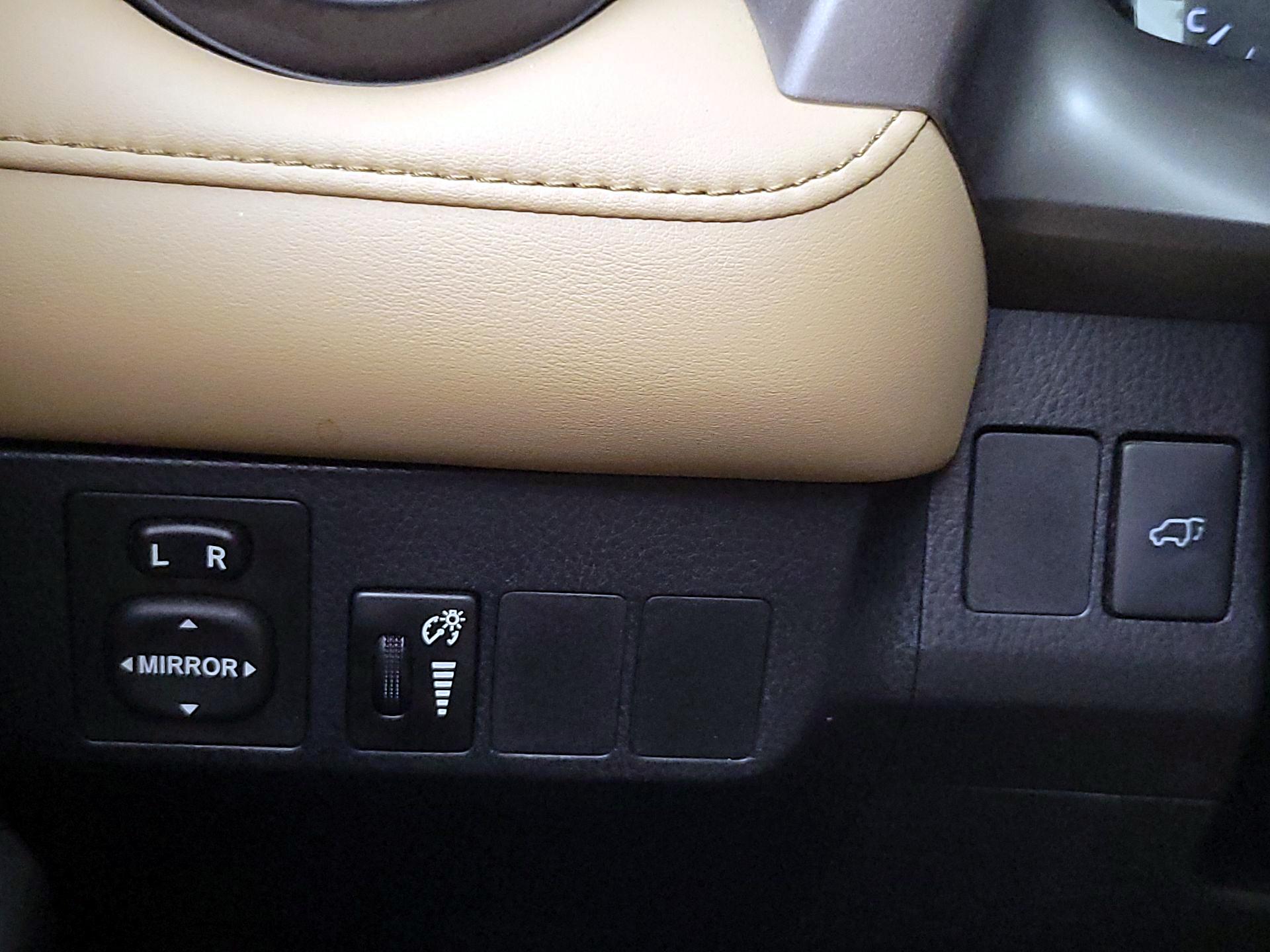 Thumbnail: 2016 Toyota RAV4 - 13