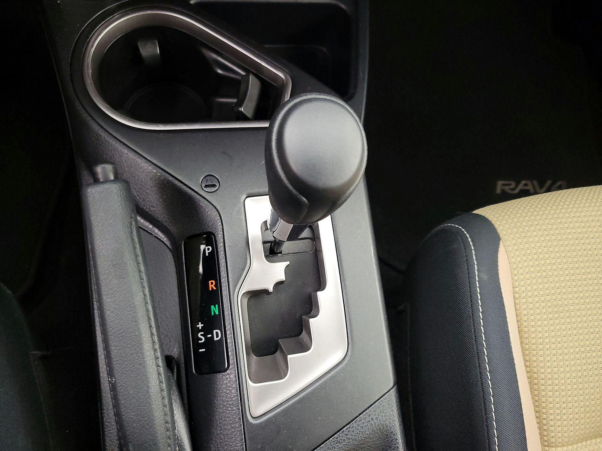 Thumbnail: 2016 Toyota RAV4 - 18