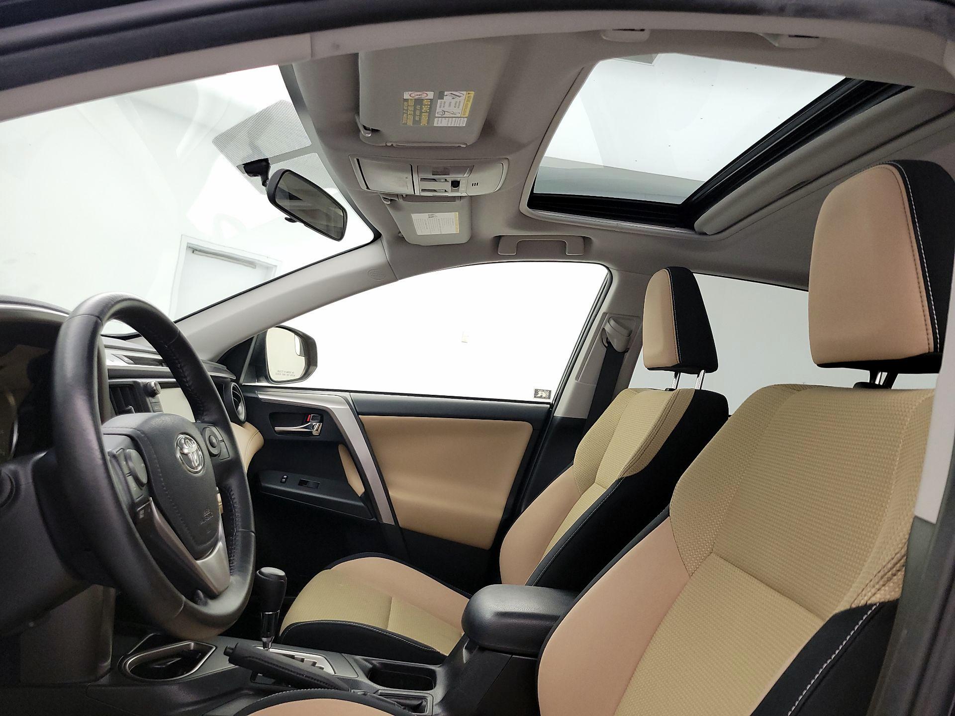 Thumbnail: 2016 Toyota RAV4 - 20