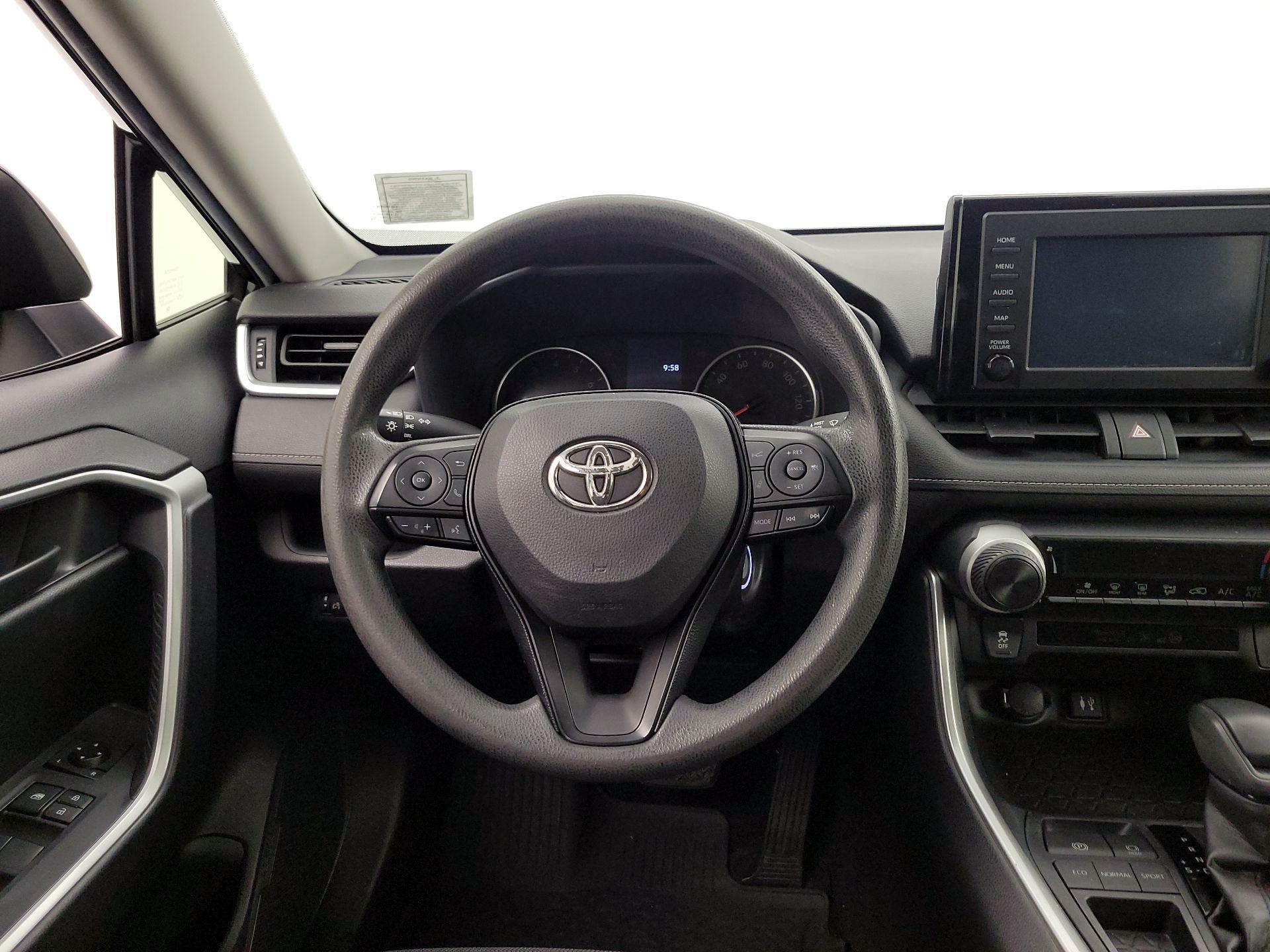 Thumbnail: 2019 Toyota RAV4 - 10