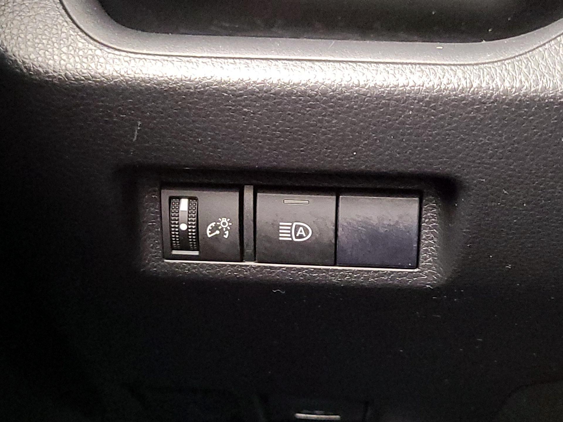 Thumbnail: 2019 Toyota RAV4 - 13