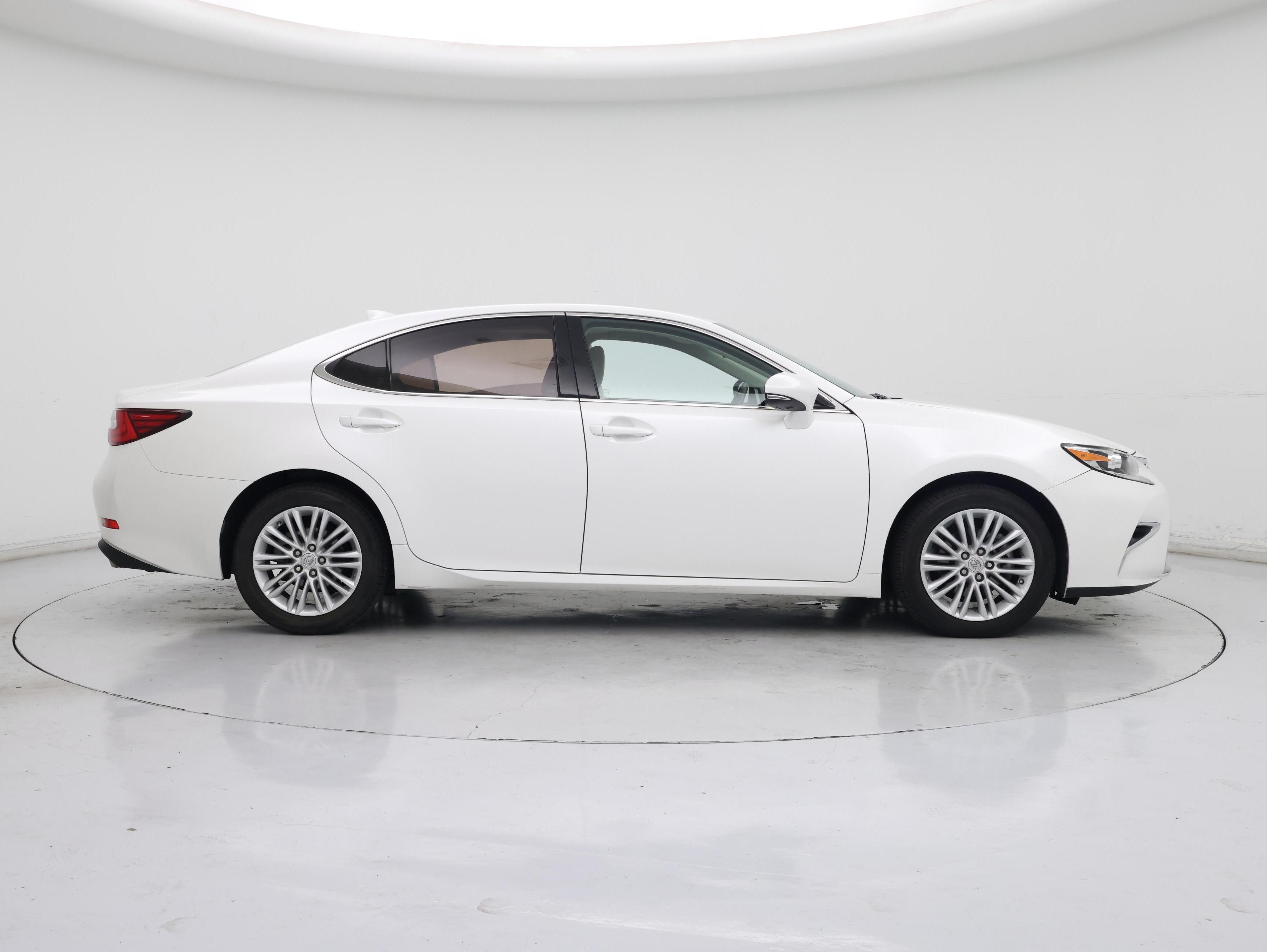 Thumbnail: 2016 Lexus ES - 7