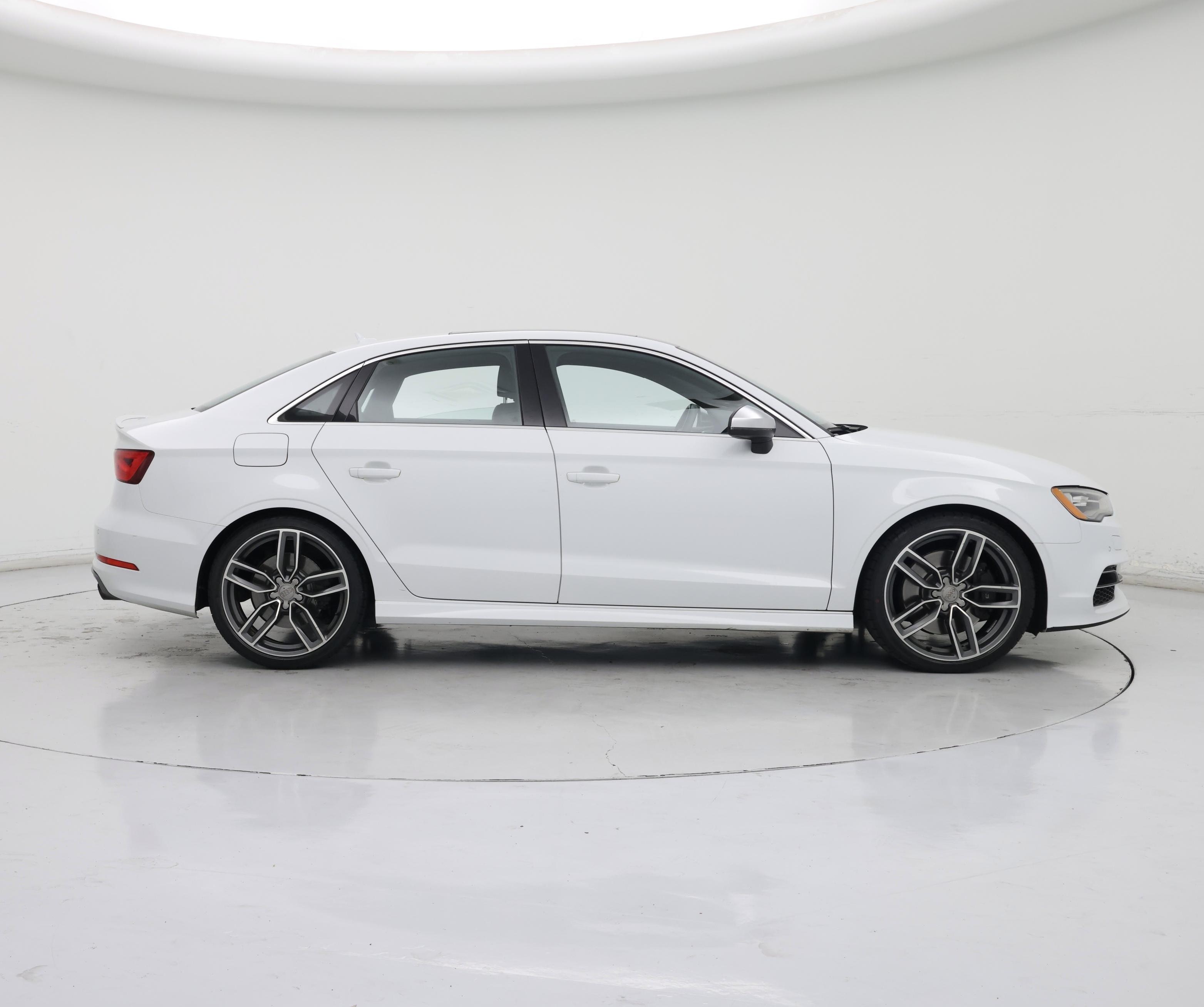 Thumbnail: 2016 Audi S3 - 7