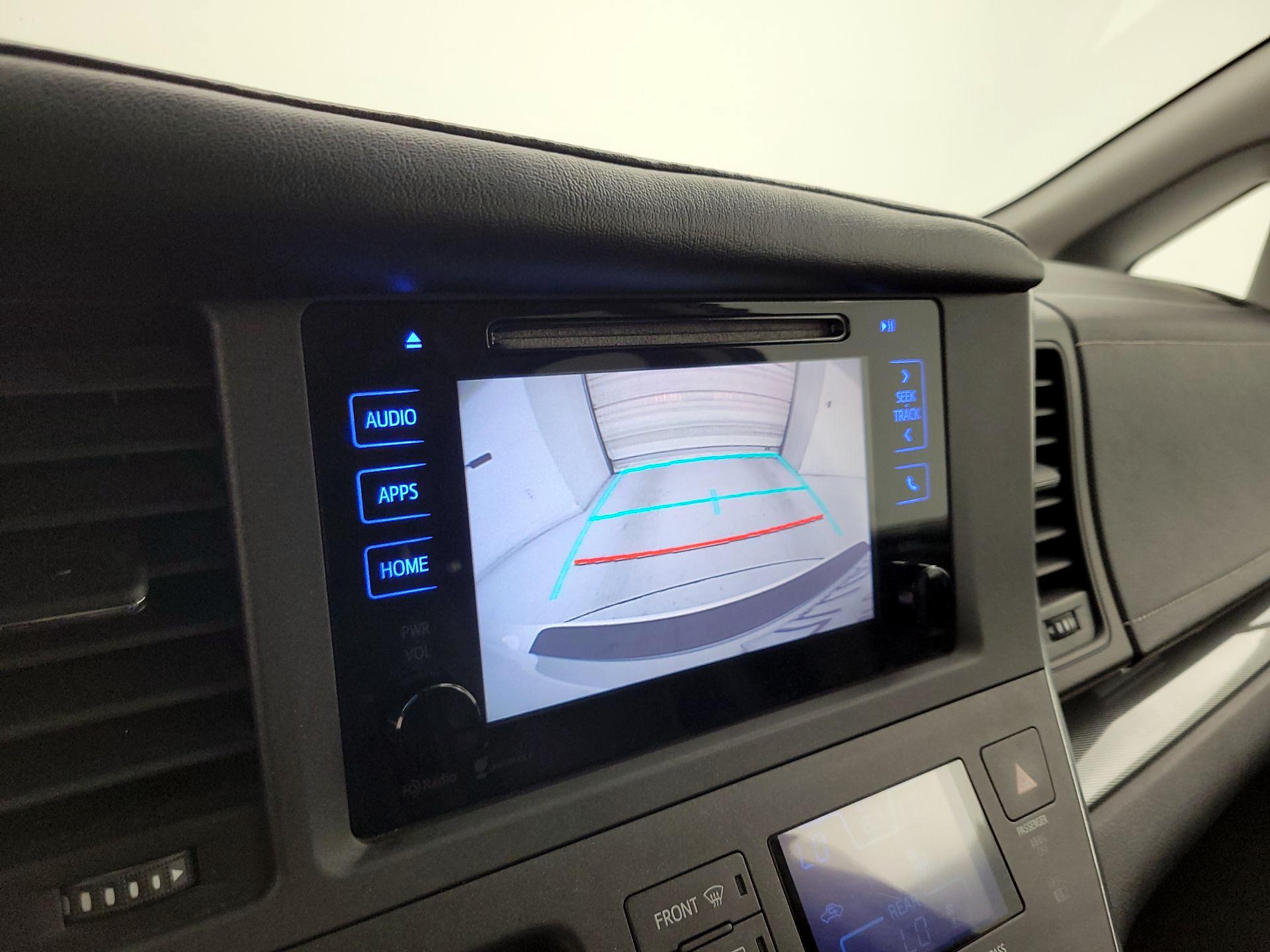 Thumbnail: 2015 Toyota Sienna - 14