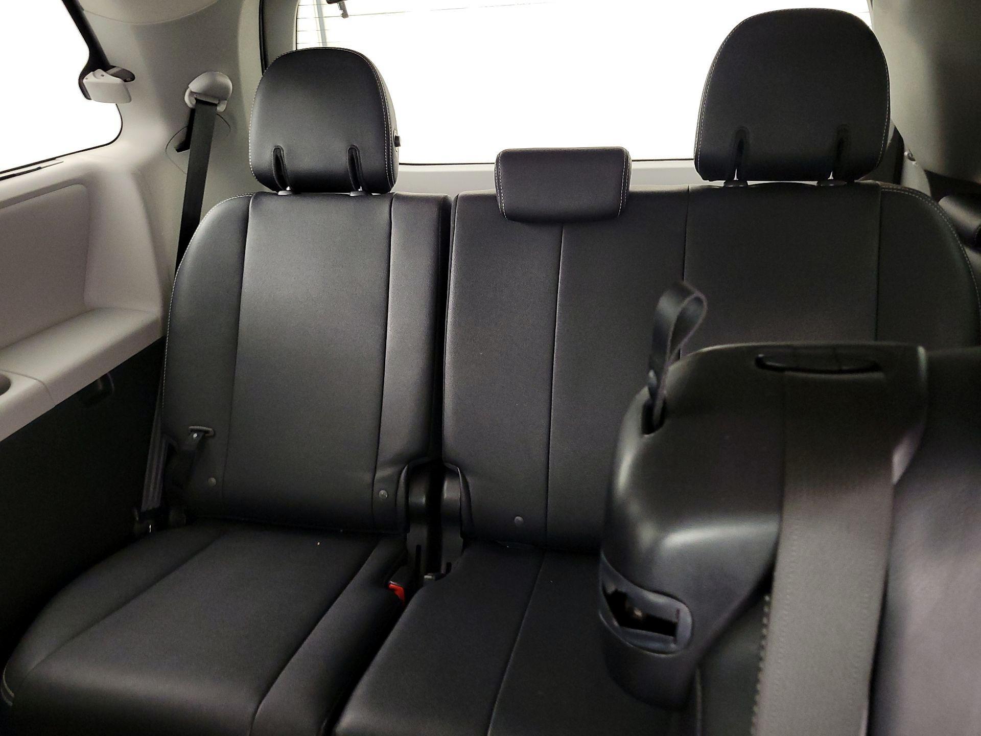 Thumbnail: 2015 Toyota Sienna - 20